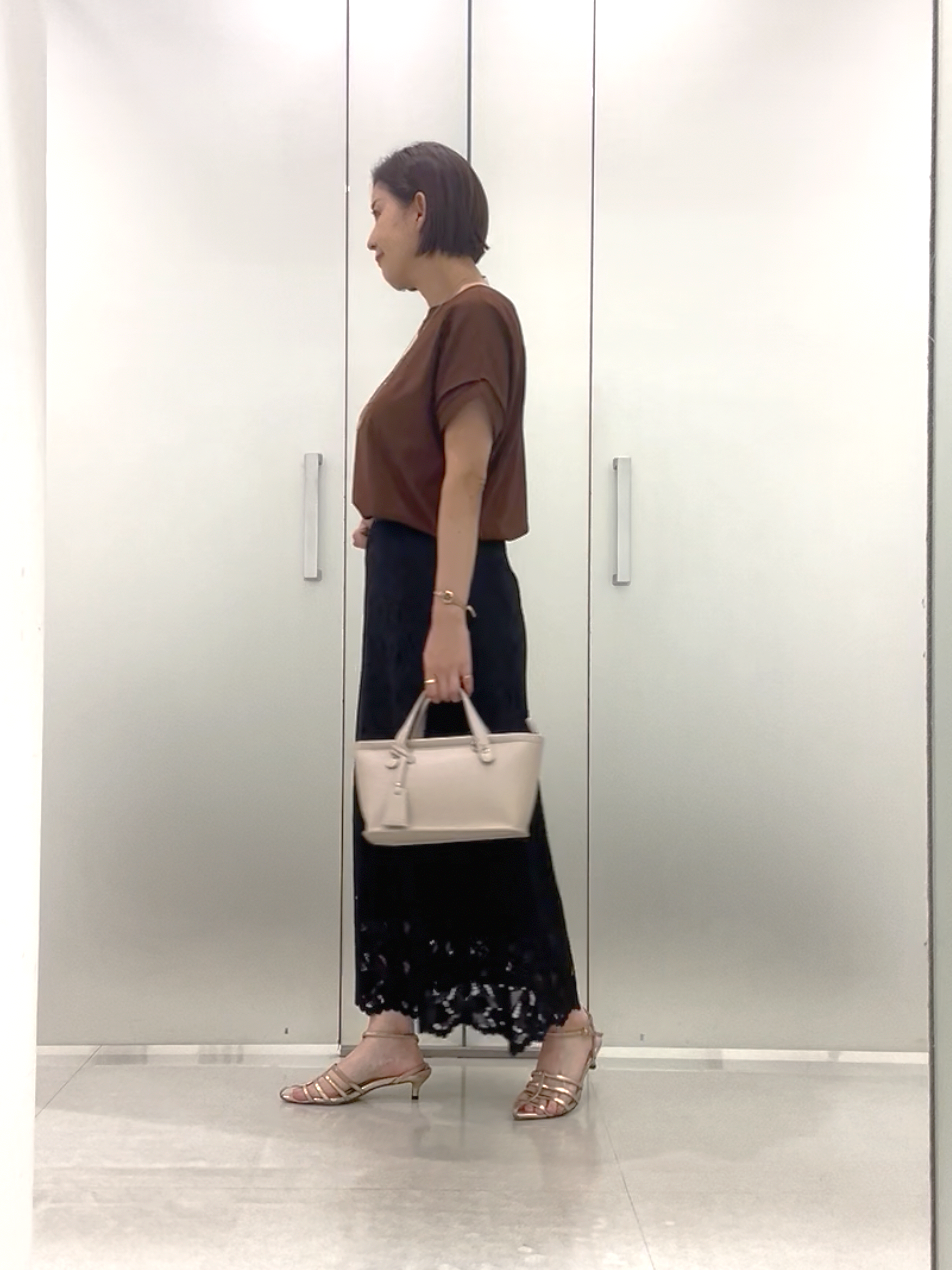 まどかさんの「UNTITLED｜【前後2WAY】ドライタッチコットンプルオーバー」を使ったコーディネート