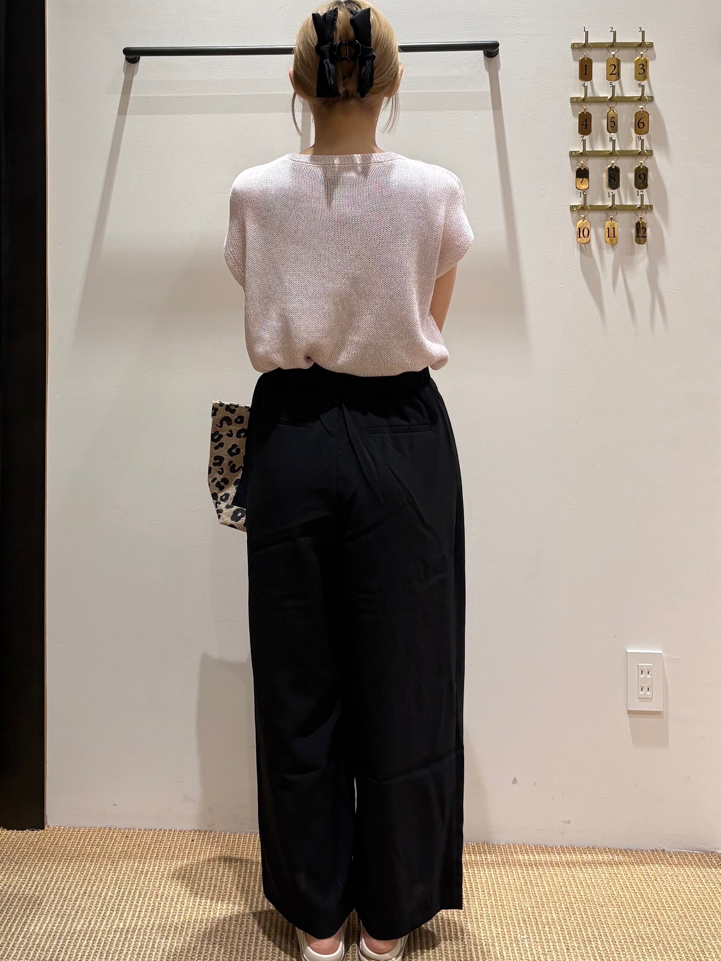 𝓚さんの「OPAQUE.CLIP｜ラメメッシュ フレンチスリーブニット【洗濯機OK】」を使ったコーディネート