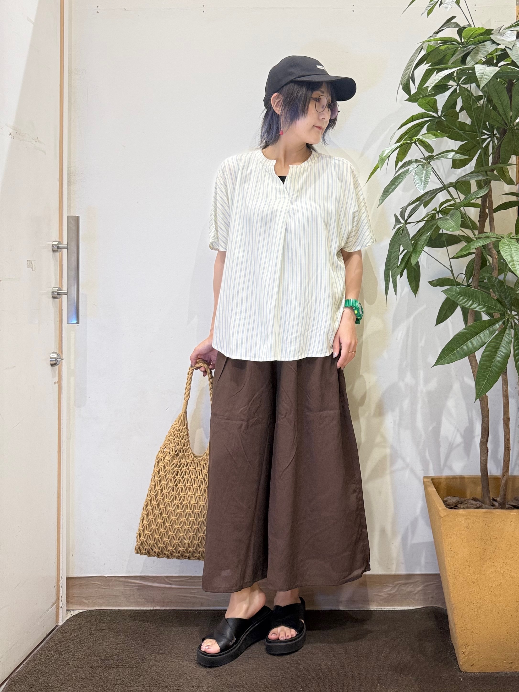 misakiさんの「SHOO･LA･RUE｜【洗濯機可/体型カバー】とろみタックスキッパーブラウス」を使ったコーディネート