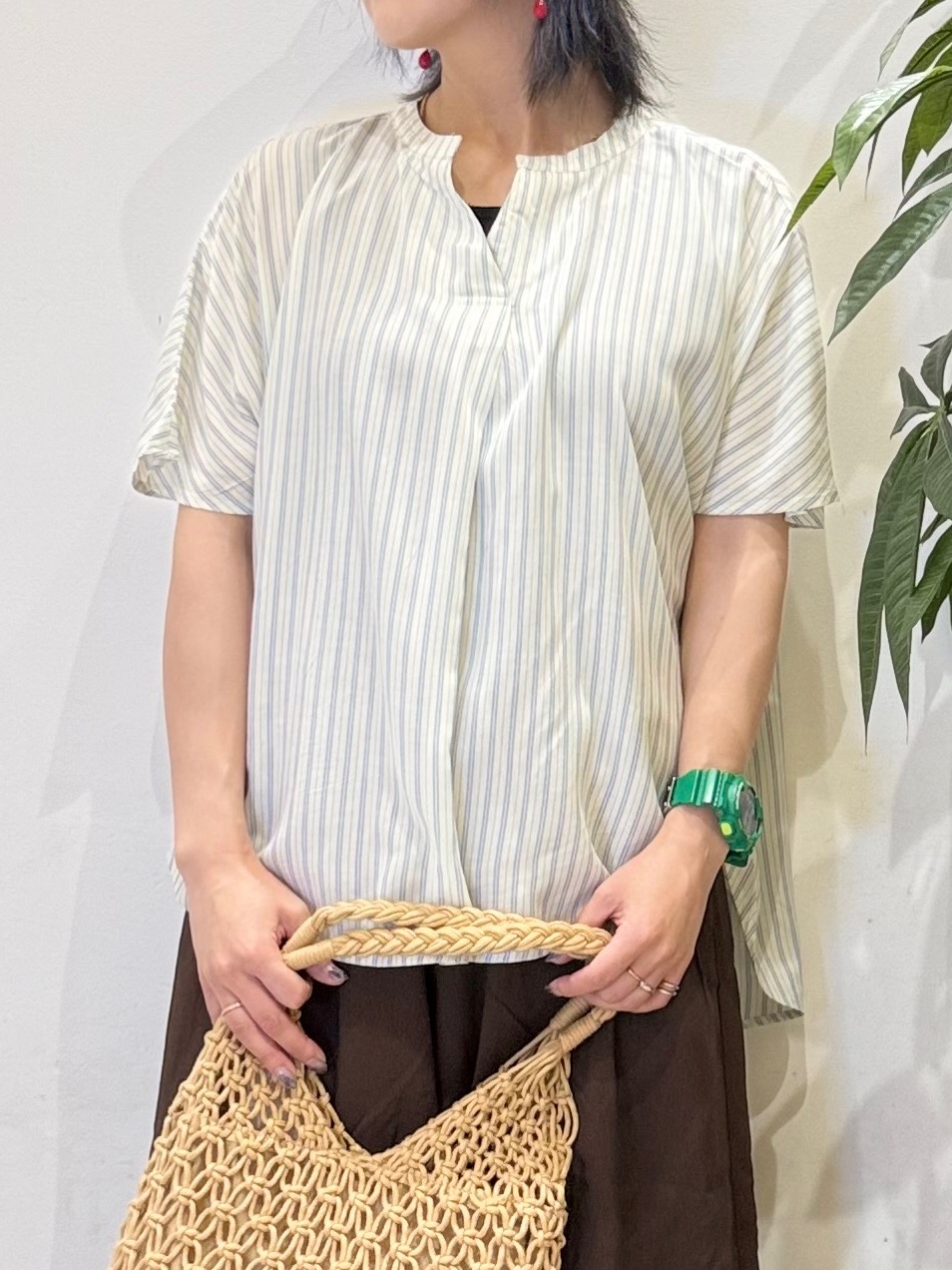misakiさんの「SHOO･LA･RUE｜【洗濯機可/体型カバー】とろみタックスキッパーブラウス」を使ったコーディネート