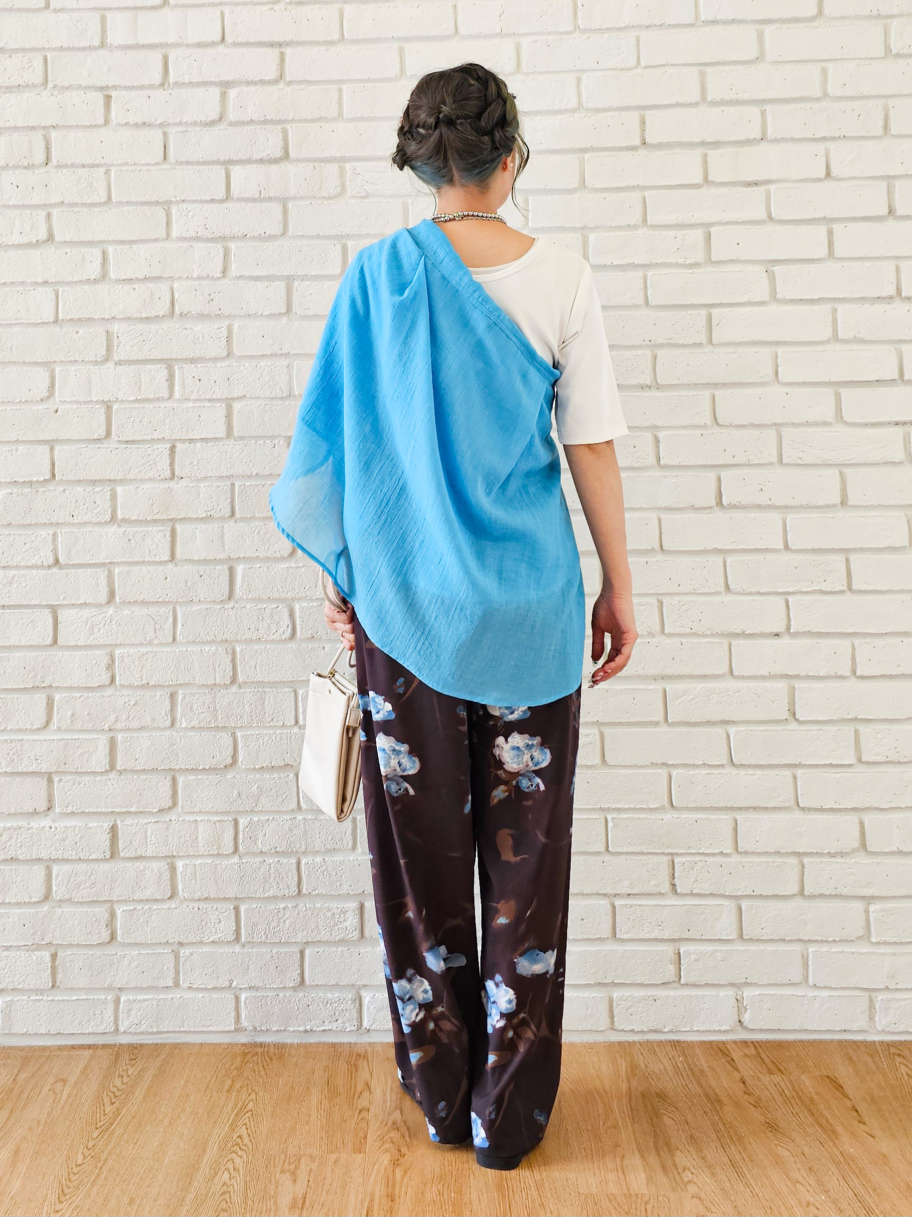 ゆゆさんの「SHOO･LA･RUE｜【体型カバー】ふんわり質感 やわらかこなれシアーシャツ」を使ったコーディネート