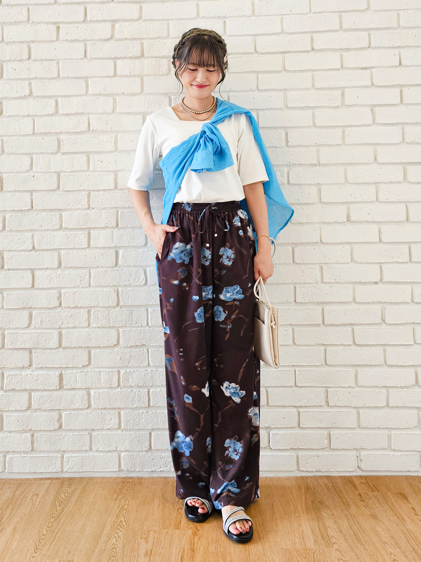 ゆゆさんの「SHOO･LA･RUE｜【体型カバー】ふんわり質感 やわらかこなれシアーシャツ」を使ったコーディネート
