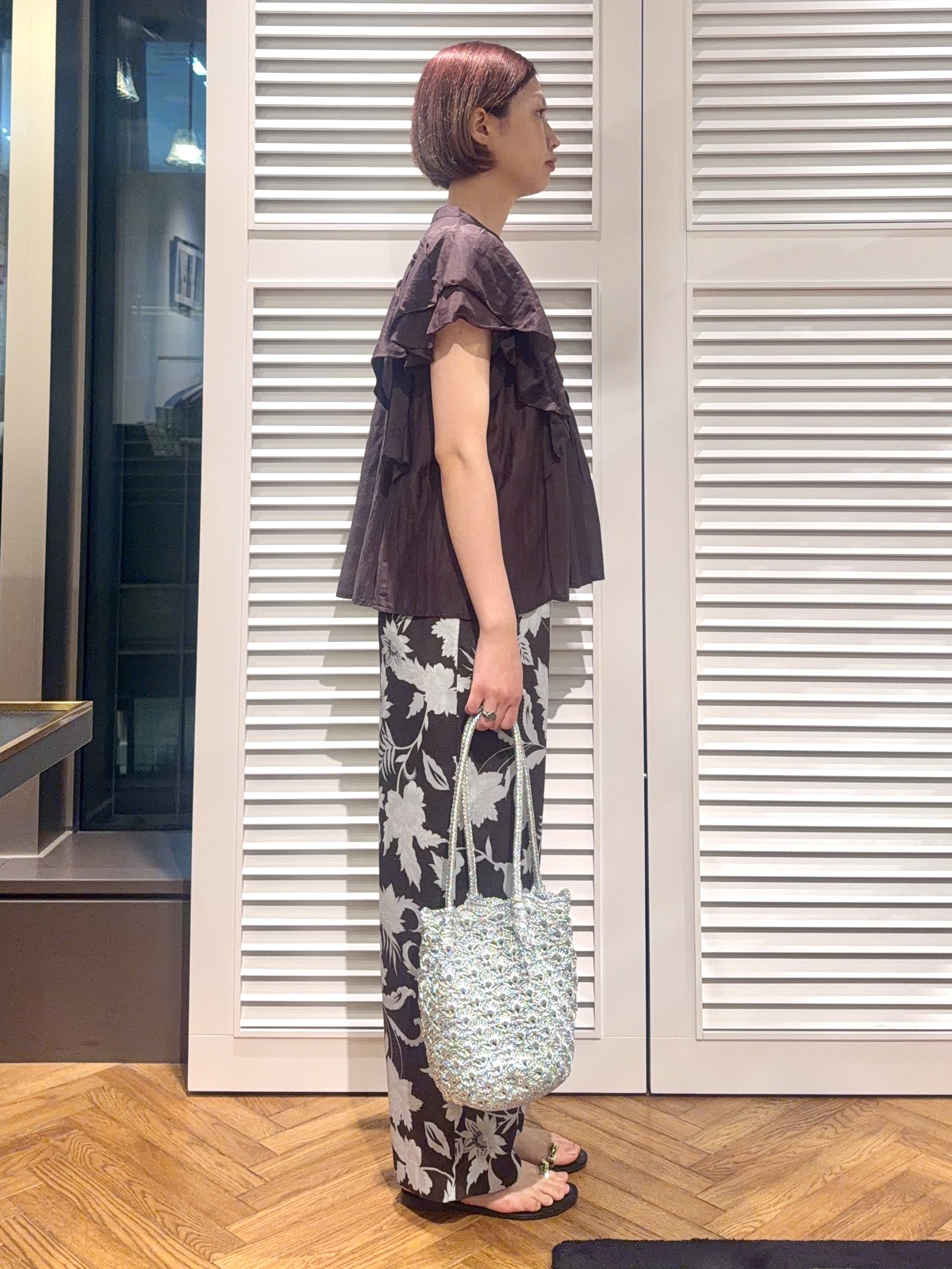 renaさんの「DRESSTERIOR｜コットンシルク ラッフルスリーブ ブラウス」を使ったコーディネート
