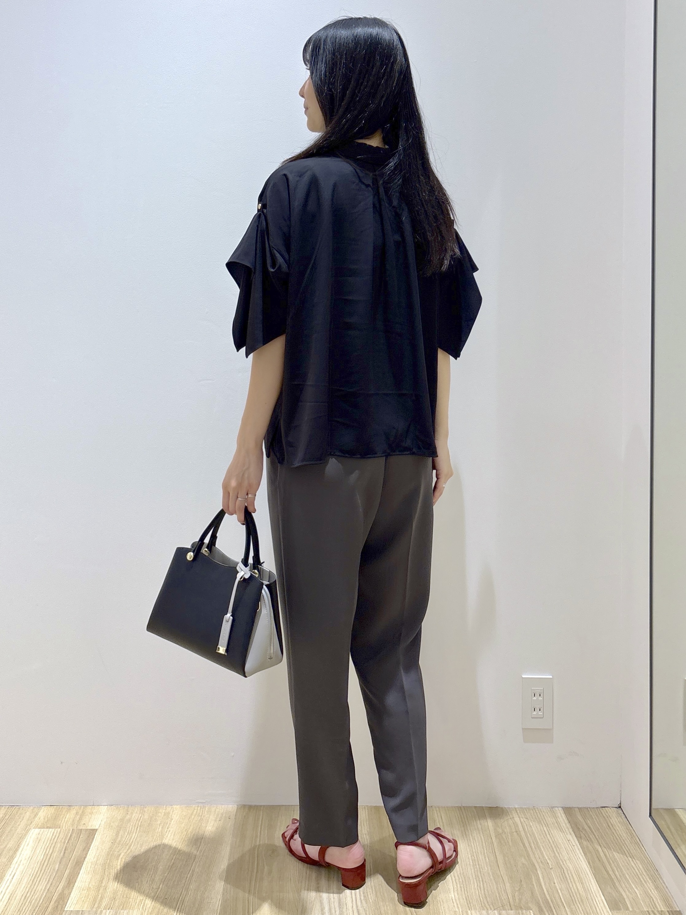 sachikoさんの「OPAQUE.CLIP｜【UV／接触冷感／吸水速乾／】タックスリーブスキッパーブラウス《洗濯機OK》」を使ったコーディネート