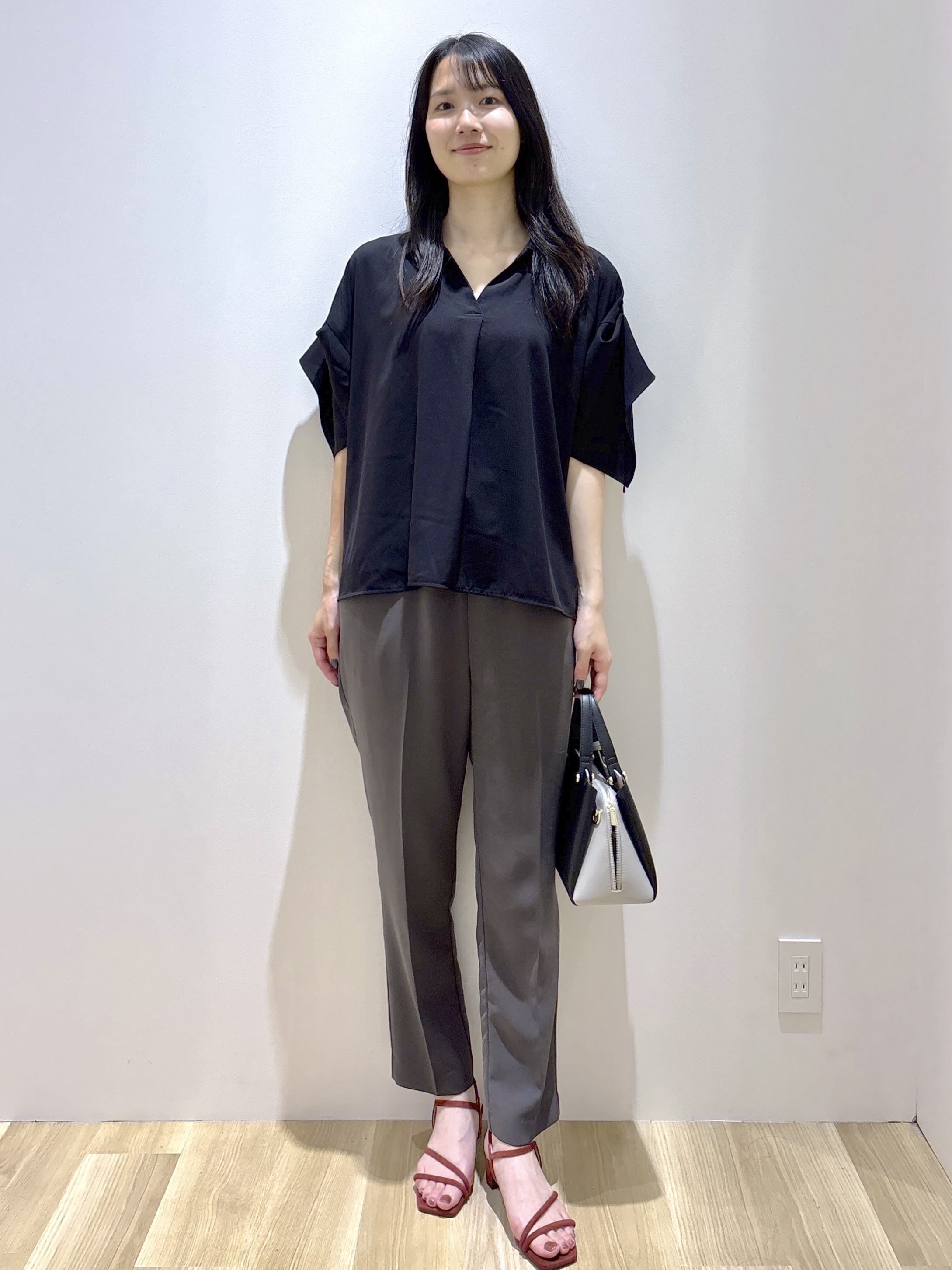 sachikoさんの「OPAQUE.CLIP｜【UV／接触冷感／吸水速乾／】タックスリーブスキッパーブラウス《洗濯機OK》」を使ったコーディネート