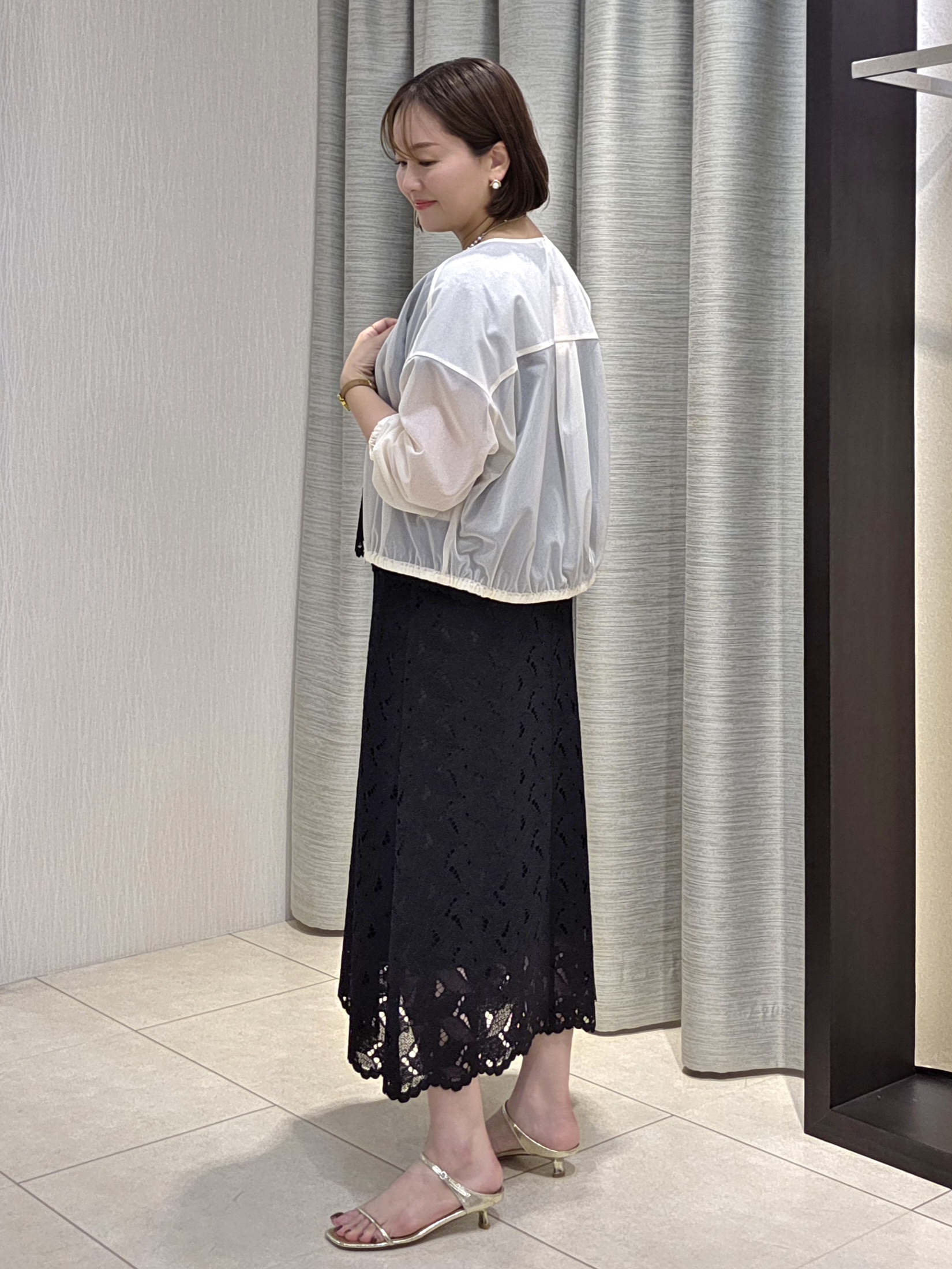 naokoさんの「UNTITLED｜トリコットシアーブラウス」を使ったコーディネート