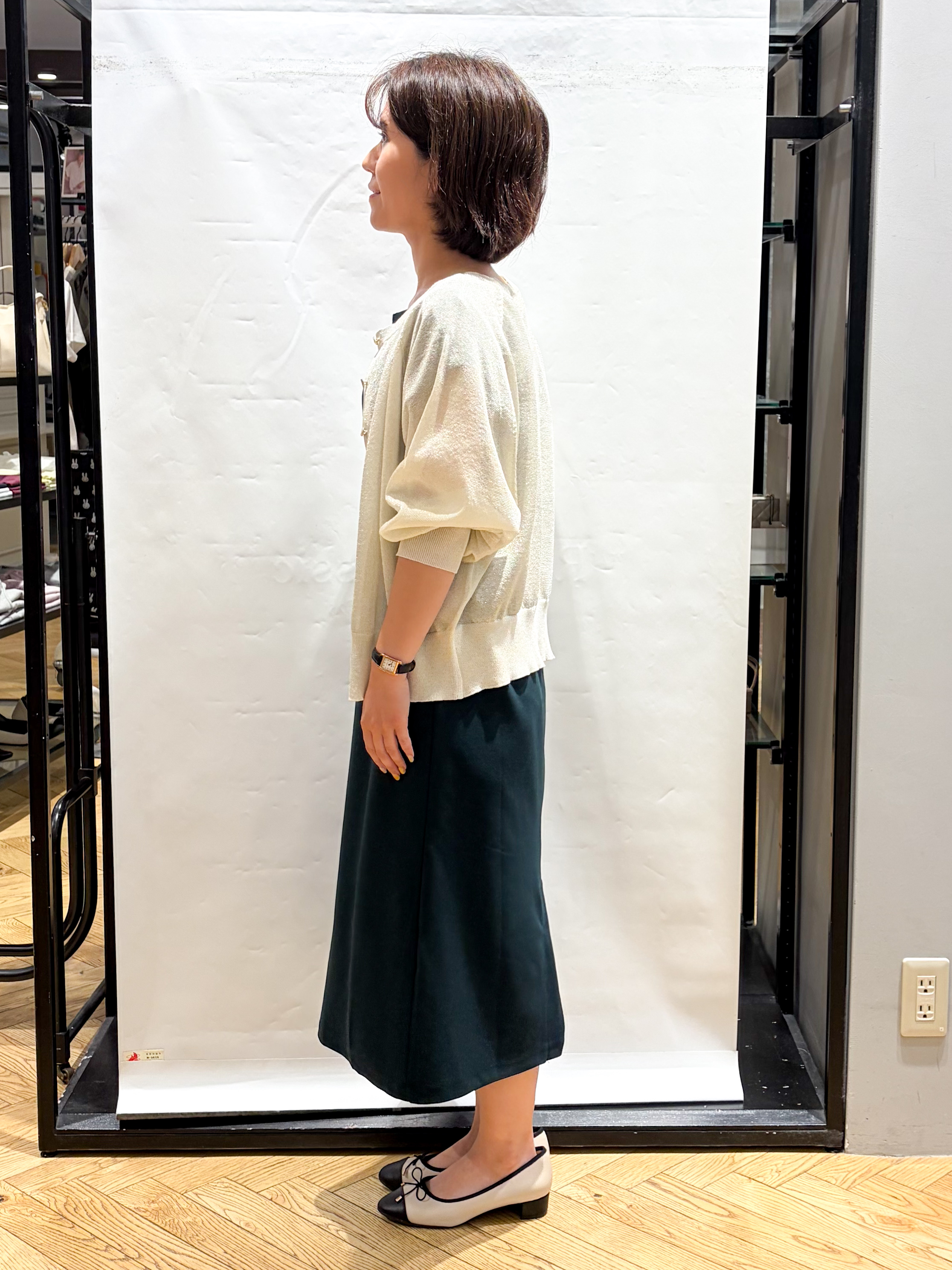 グッチさんの「index｜【接触冷感】シアーラメドルマンショートカーディガン《洗濯機OK》」を使ったコーディネート