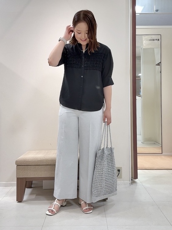 YUIさんの「UNTITLED｜【接触冷感/通気性/洗える】フロントフリルブラウス」を使ったコーディネート