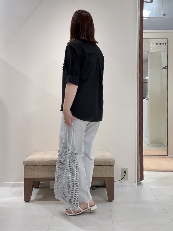 YUIさんの「UNTITLED｜【接触冷感/通気性/洗える】フロントフリルブラウス」を使ったコーディネート