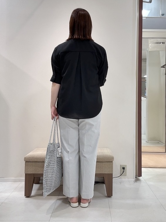 YUIさんの「UNTITLED｜【接触冷感/通気性/洗える】フロントフリルブラウス」を使ったコーディネート