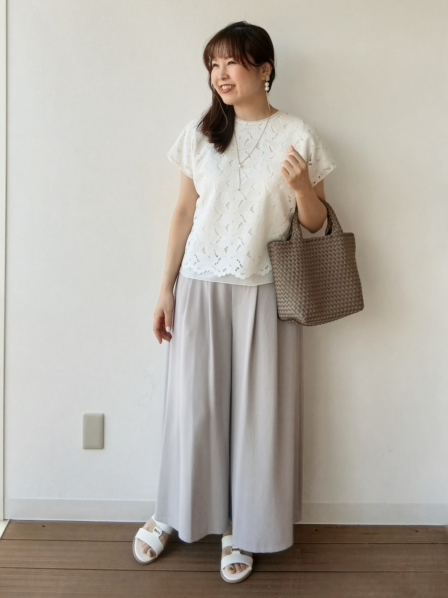 なみきさんの「UNTITLED｜【セットアップ可能】リーフレースブラウス」を使ったコーディネート