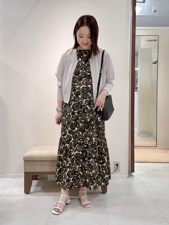 YUIさんの「UNTITLED｜【アンサンブル可/日除け・冷房対策】シアーレーヨンZIPカーディガン」を使ったコーディネート
