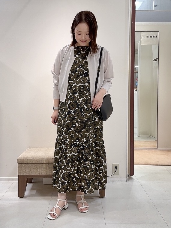 YUIさんの「UNTITLED｜【アンサンブル可/日除け・冷房対策】シアーレーヨンZIPカーディガン」を使ったコーディネート