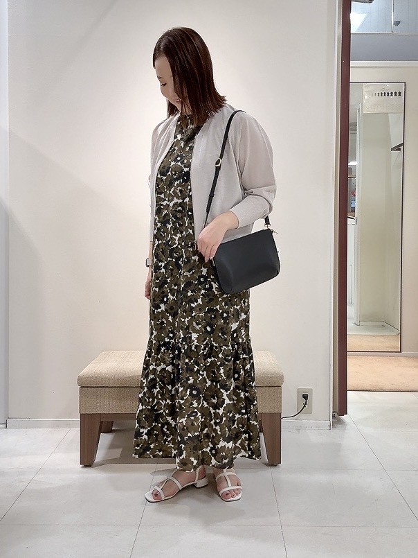 YUIさんの「UNTITLED｜【アンサンブル可/日除け・冷房対策】シアーレーヨンZIPカーディガン」を使ったコーディネート