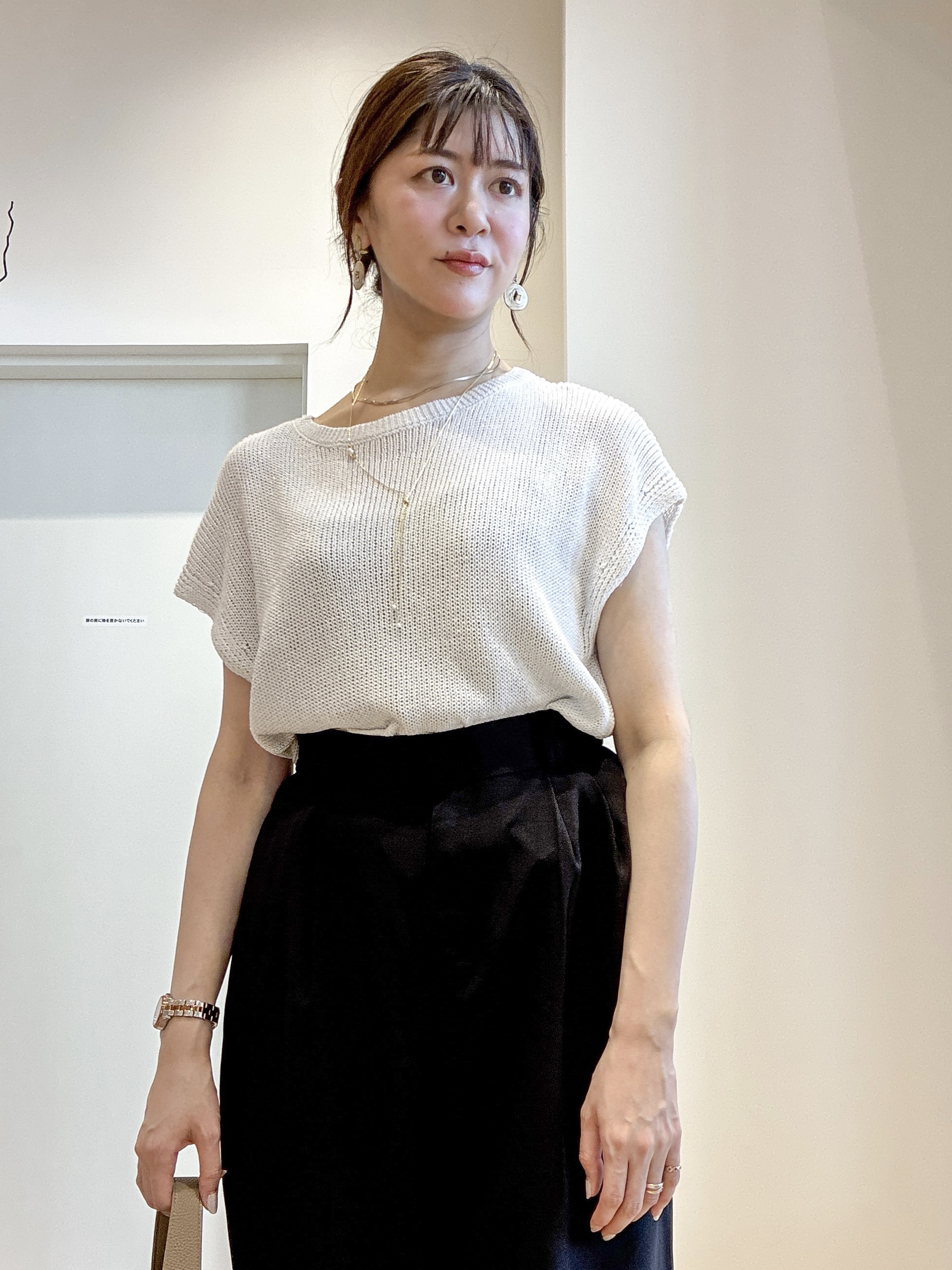 もんちゃんさんの「OPAQUE.CLIP｜ラメメッシュ フレンチスリーブニット【洗濯機OK】」を使ったコーディネート