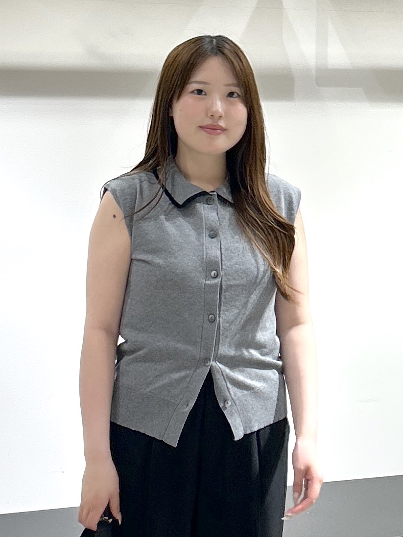 sayaさんの「OPAQUE.CLIP｜配色衿フレンチスリーブニット【洗濯機OK】」を使ったコーディネート