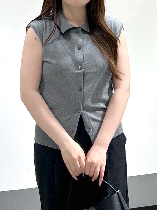 sayaさんの「OPAQUE.CLIP｜配色衿フレンチスリーブニット【洗濯機OK】」を使ったコーディネート