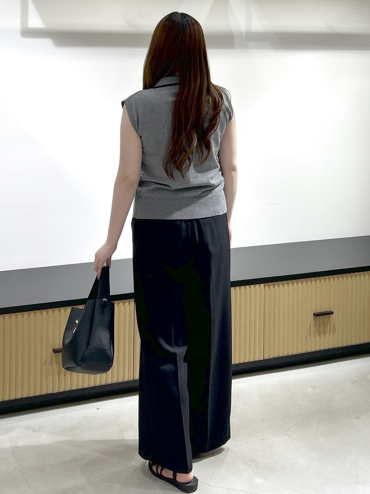 sayaさんの「OPAQUE.CLIP｜配色衿フレンチスリーブニット【洗濯機OK】」を使ったコーディネート