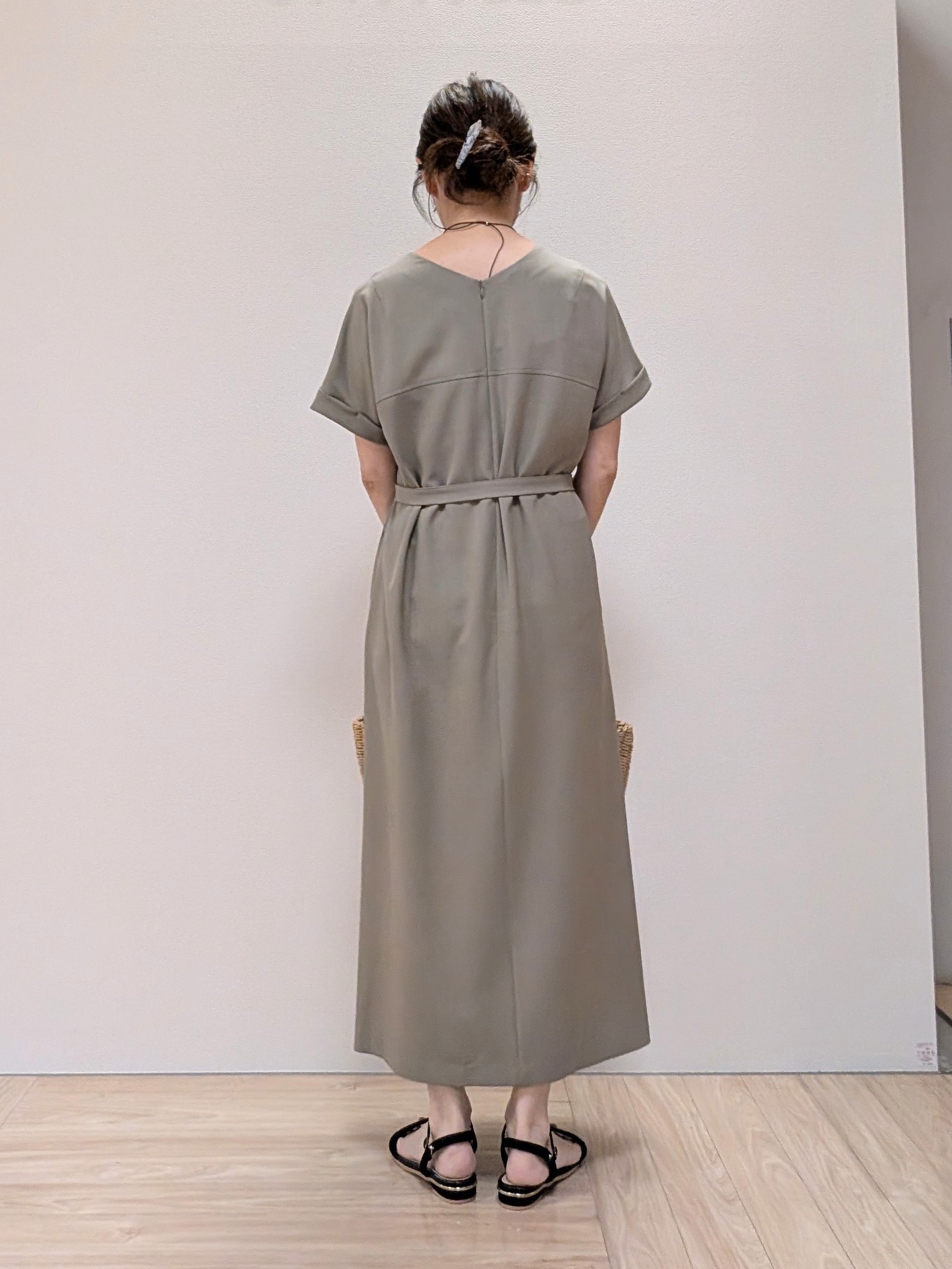 Rieさんの「UNTITLED｜【華奢見え】ベルト付きナローワンピース」を使ったコーディネート