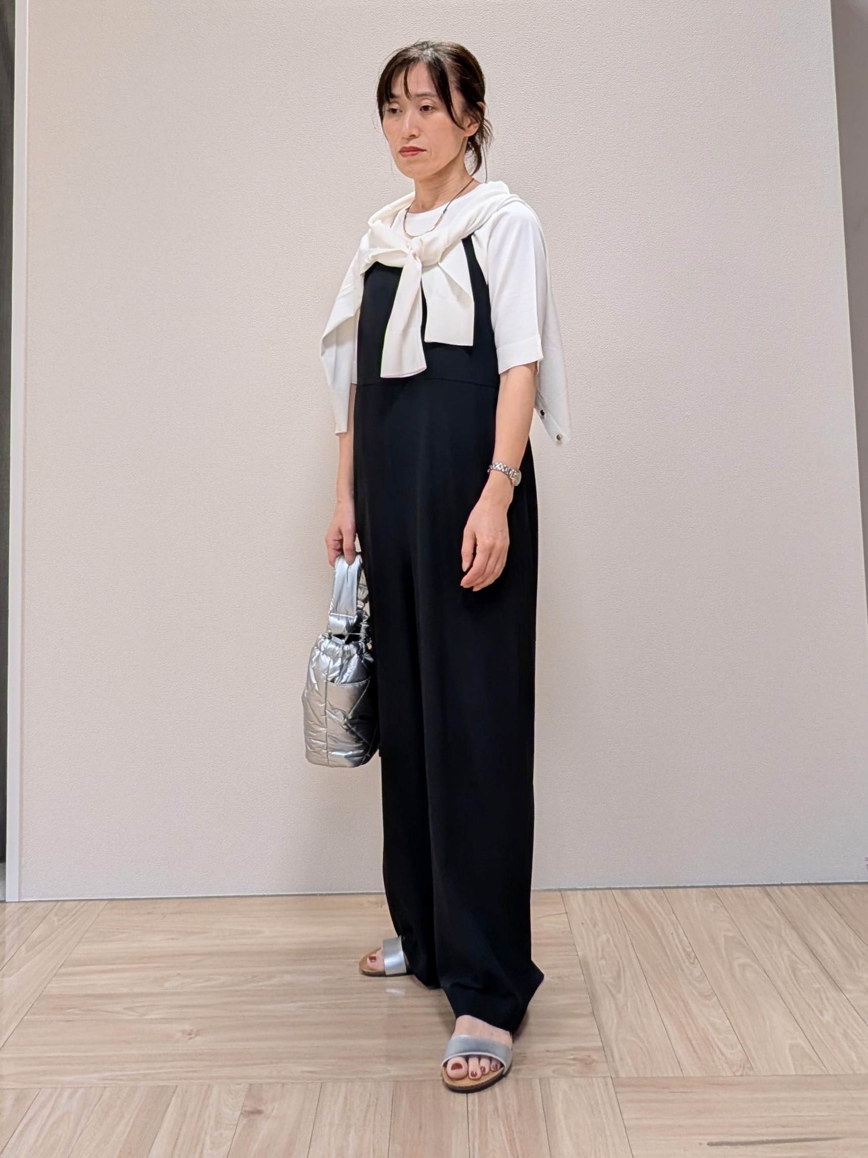 Rieさんの「UNTITLED｜【UVケア/接触冷感／アンサンブル】丸首カーディガン＆袖スリット5分袖ニット」を使ったコーディネート