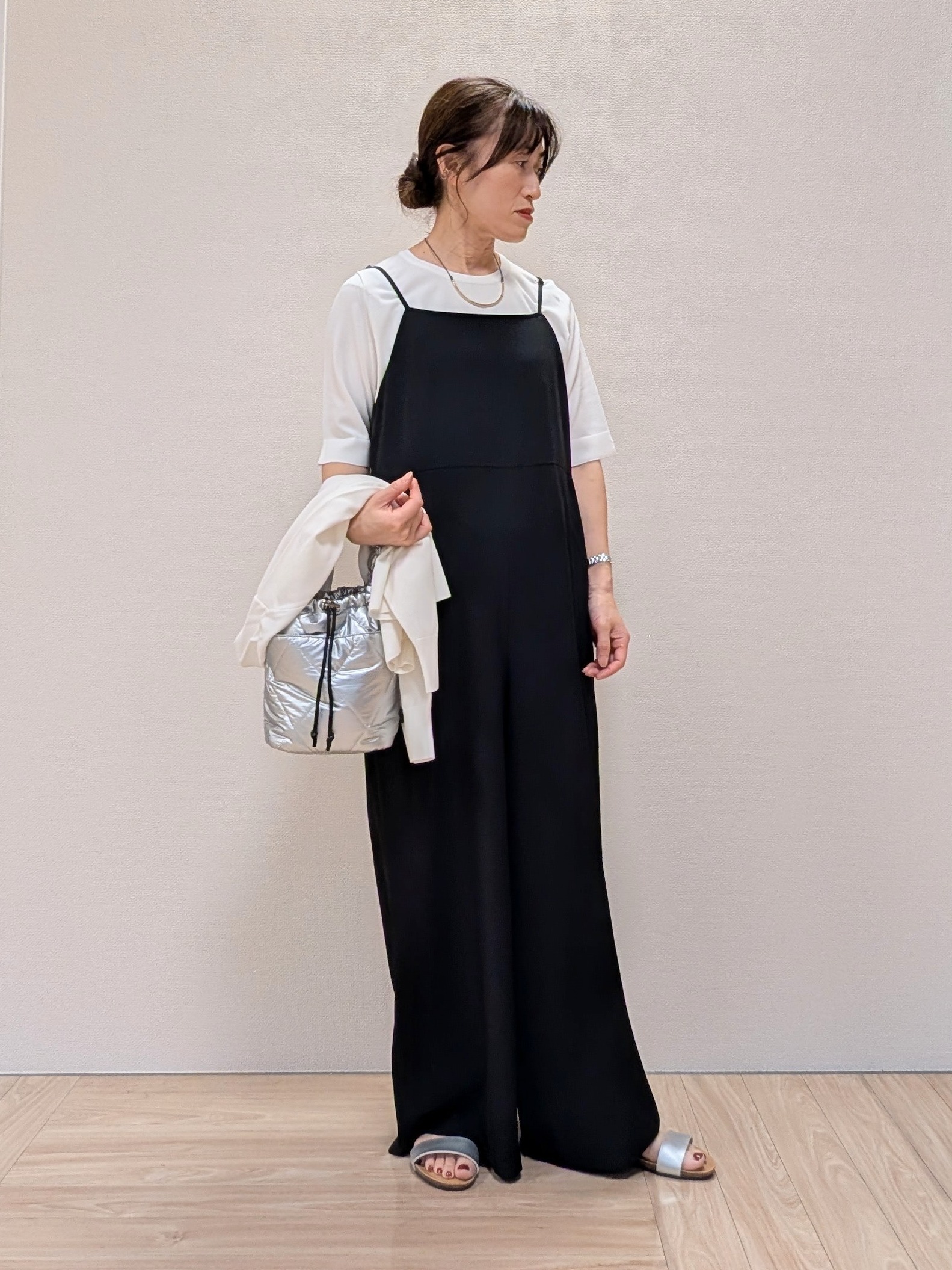 Rieさんの「UNTITLED｜【UVケア/接触冷感／アンサンブル】丸首カーディガン＆袖スリット5分袖ニット」を使ったコーディネート