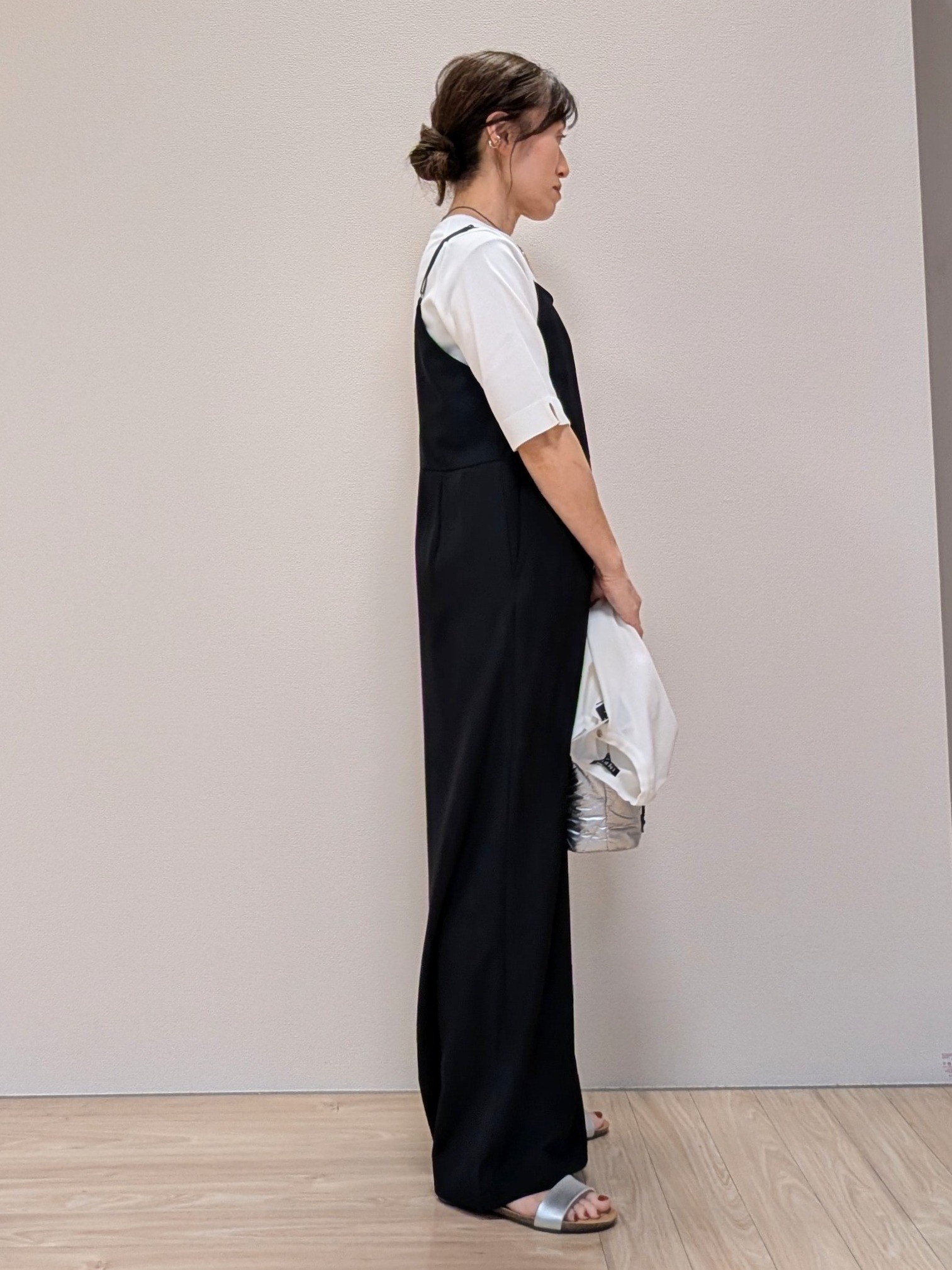 Rieさんの「UNTITLED｜【UVケア/接触冷感／アンサンブル】丸首カーディガン＆袖スリット5分袖ニット」を使ったコーディネート