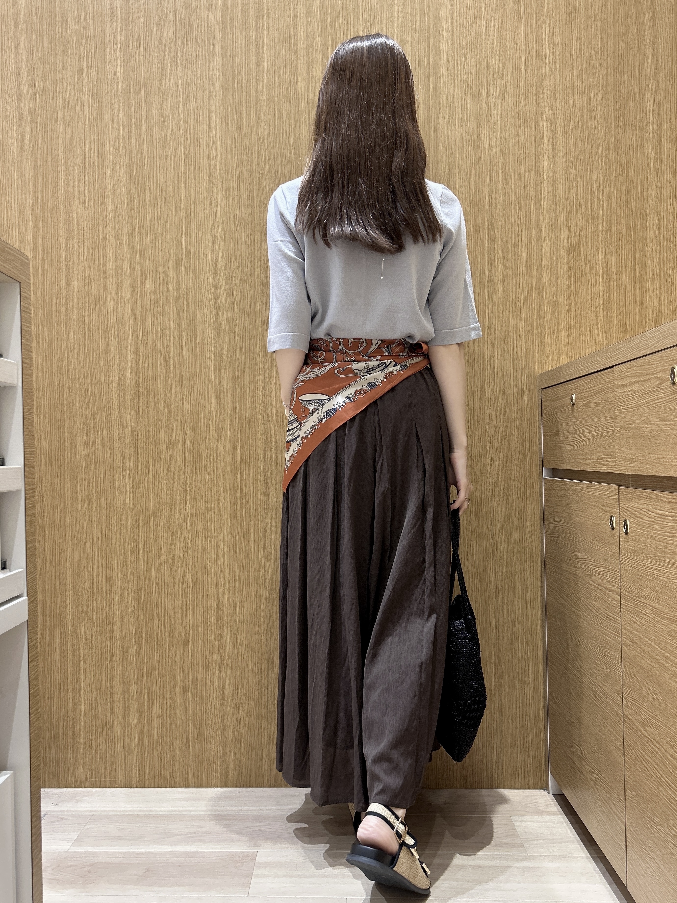 maiさんの「OPAQUE.CLIP｜ドライタッチラメニットカーディガン【洗える】」を使ったコーディネート