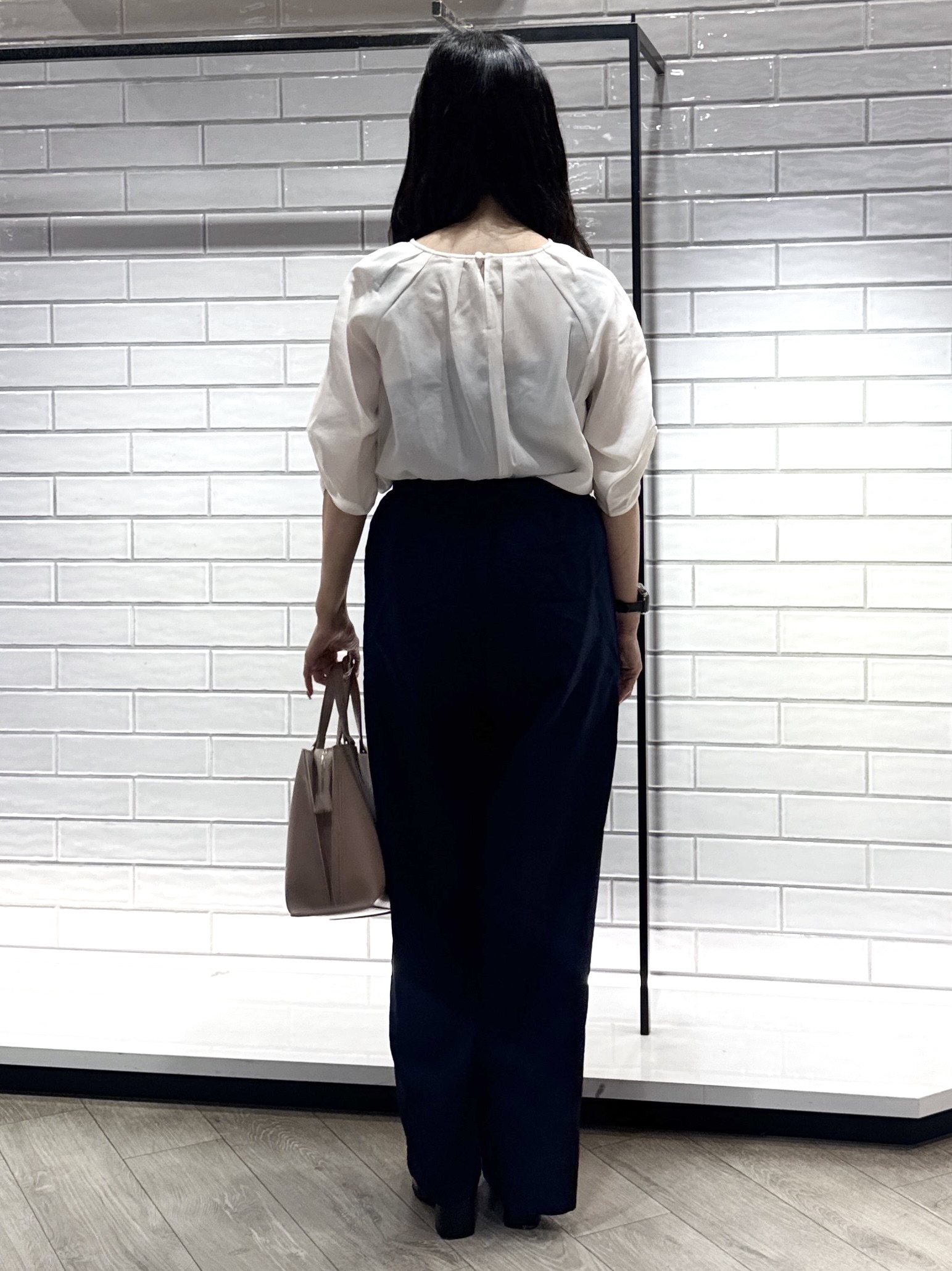 yuicciさんの「OPAQUE.CLIP｜【接触冷感／吸水速乾】リネンライク タックスリーブブラウス《セットアップ対応／洗濯機OK》」を使ったコーディネート