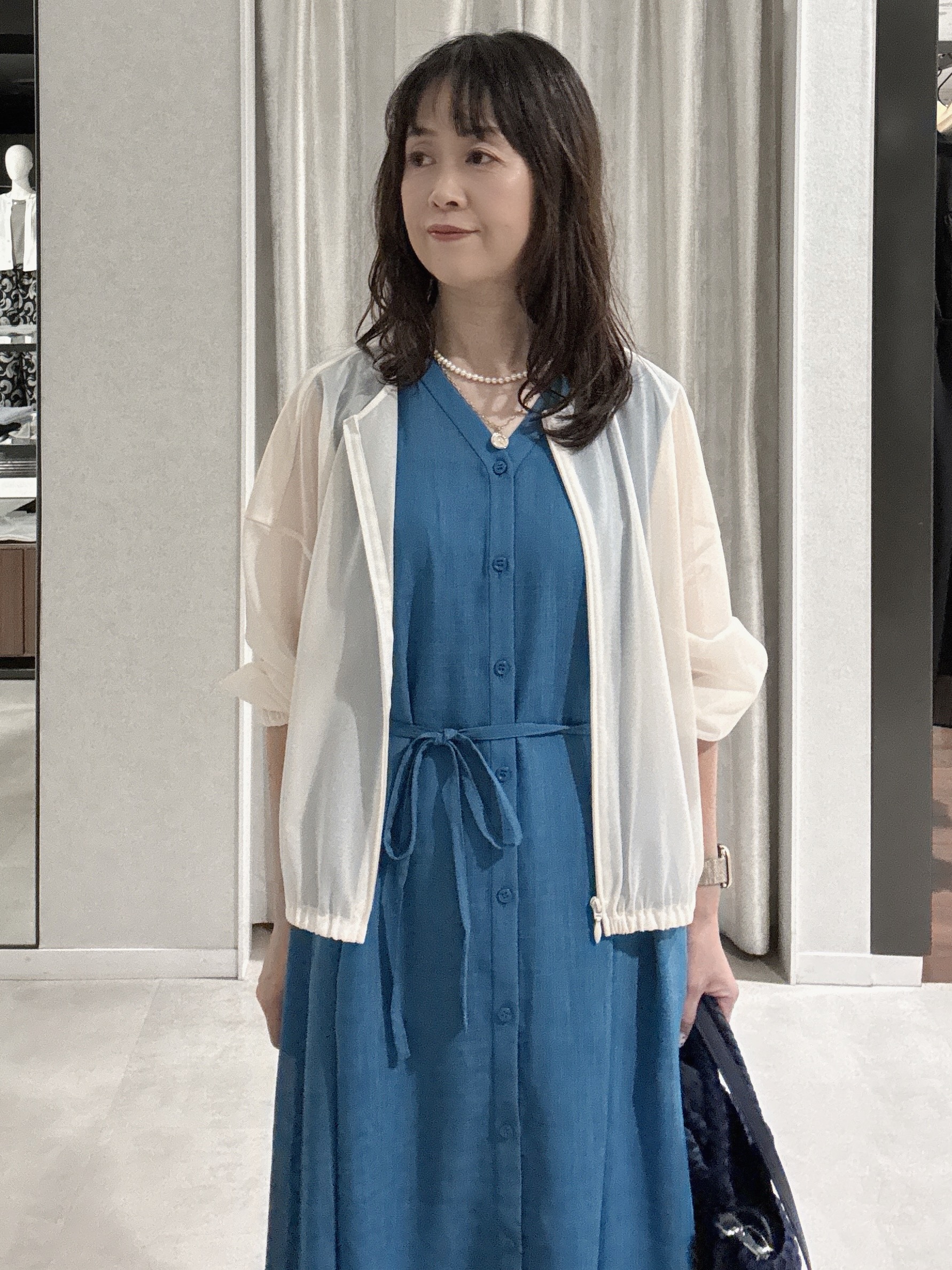 makiさんの「UNTITLED｜【Made In Japan】ガラスパールレイヤードネックレス」を使ったコーディネート