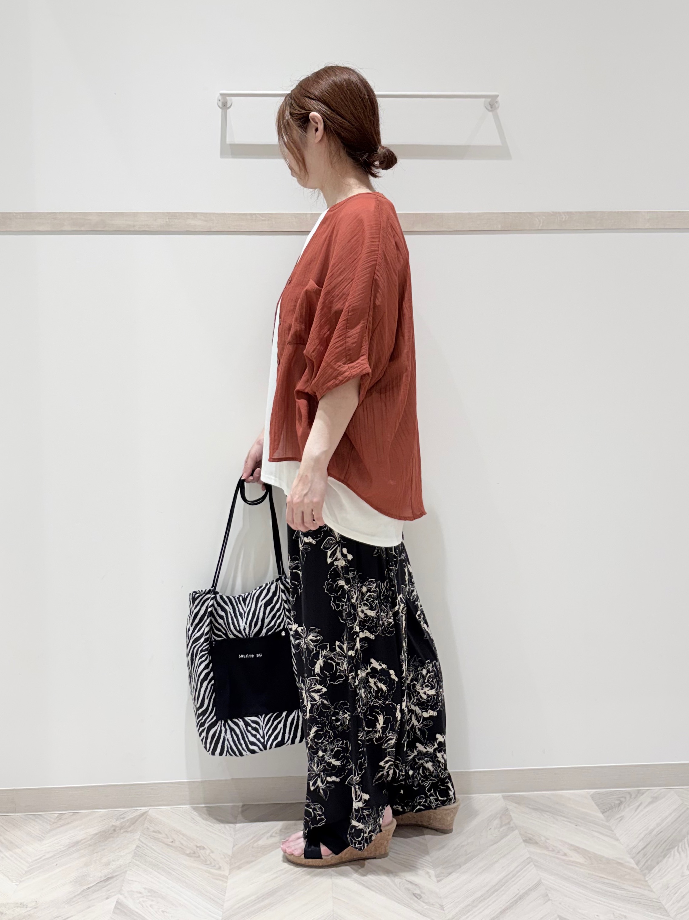 c_h_i_k_aさんの「SHOO･LA･RUE｜【洗濯機可】ナチュラルな風合いが魅力 シアードルマンブラウス」を使ったコーディネート
