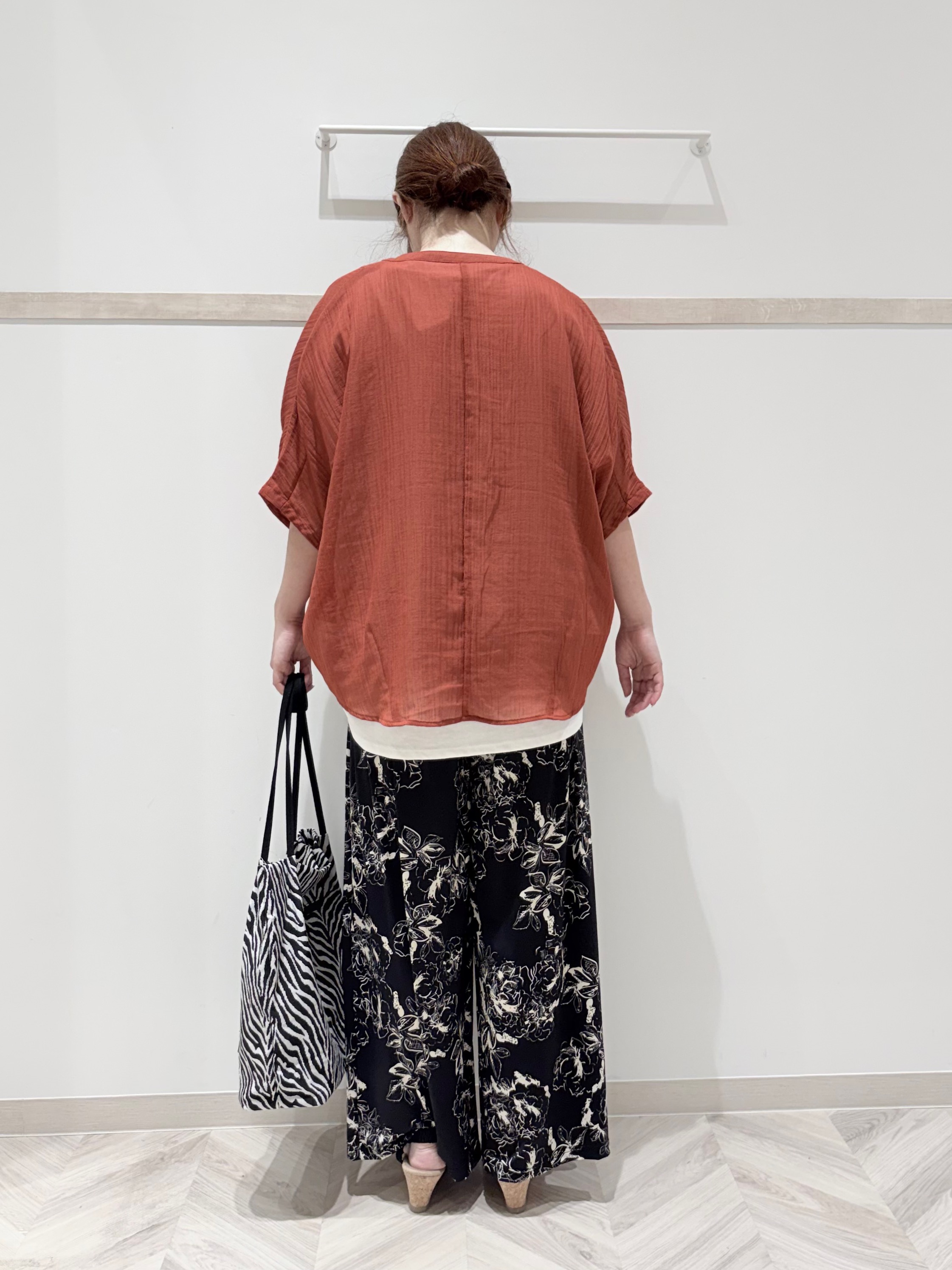 c_h_i_k_aさんの「SHOO･LA･RUE｜【洗濯機可】ナチュラルな風合いが魅力 シアードルマンブラウス」を使ったコーディネート