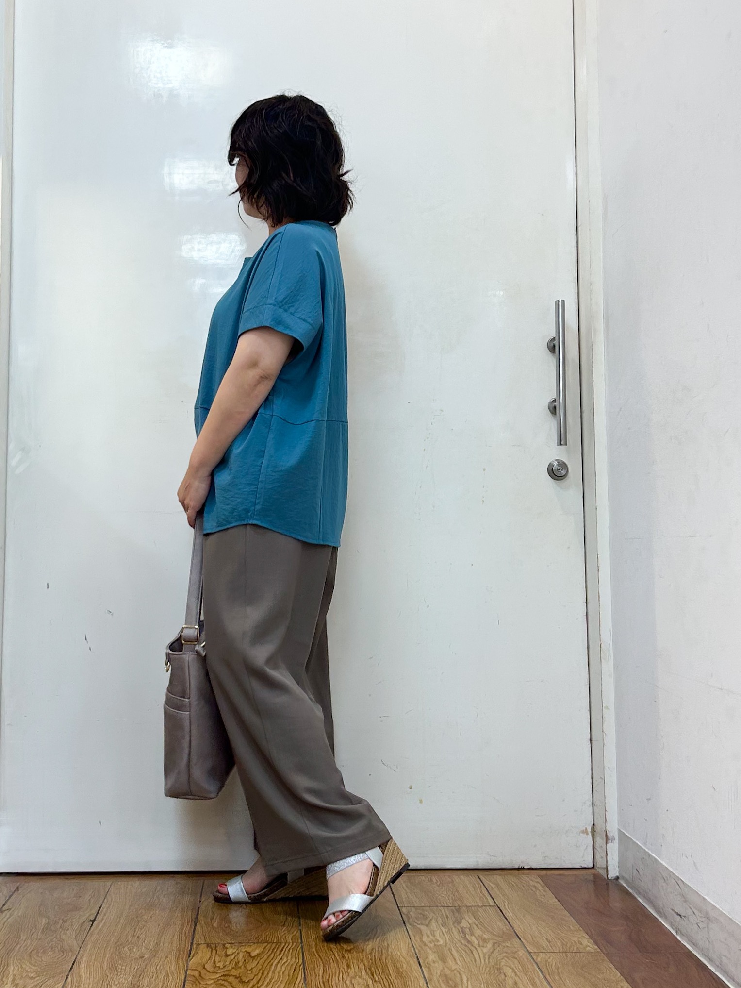 haruさんの「SHOO･LA･RUE｜【洗濯機可/セットアップ可】軽凛(かろりん) ひんやり切替コクーントップス」を使ったコーディネート