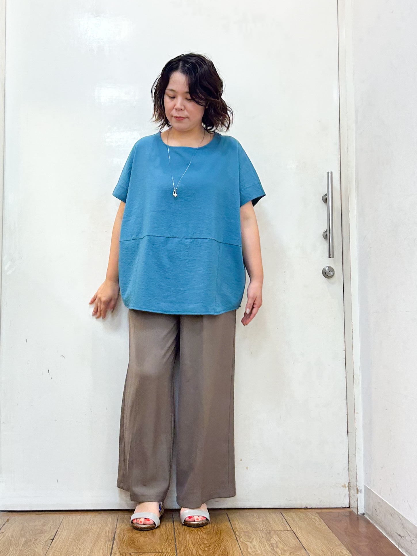 haruさんの「SHOO･LA･RUE｜【洗濯機可/セットアップ可】軽凛(かろりん) ひんやり切替コクーントップス」を使ったコーディネート