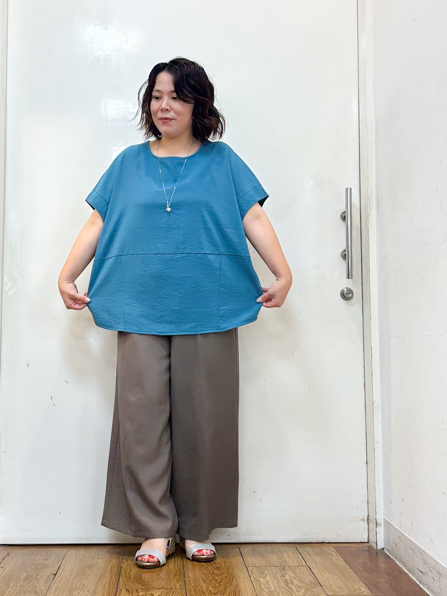 haruさんの「SHOO･LA･RUE｜【洗濯機可/セットアップ可】軽凛(かろりん) ひんやり切替コクーントップス」を使ったコーディネート
