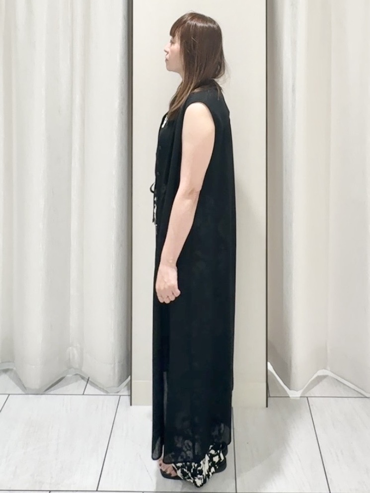 ʏᴜᴋɪᴋᴏさんの「UNTITLED｜【通気性/前開きボタン】シアーVネックワンピース」を使ったコーディネート
