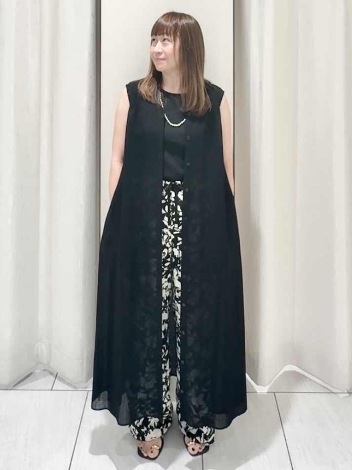 ʏᴜᴋɪᴋᴏさんの「UNTITLED｜【通気性/前開きボタン】シアーVネックワンピース」を使ったコーディネート