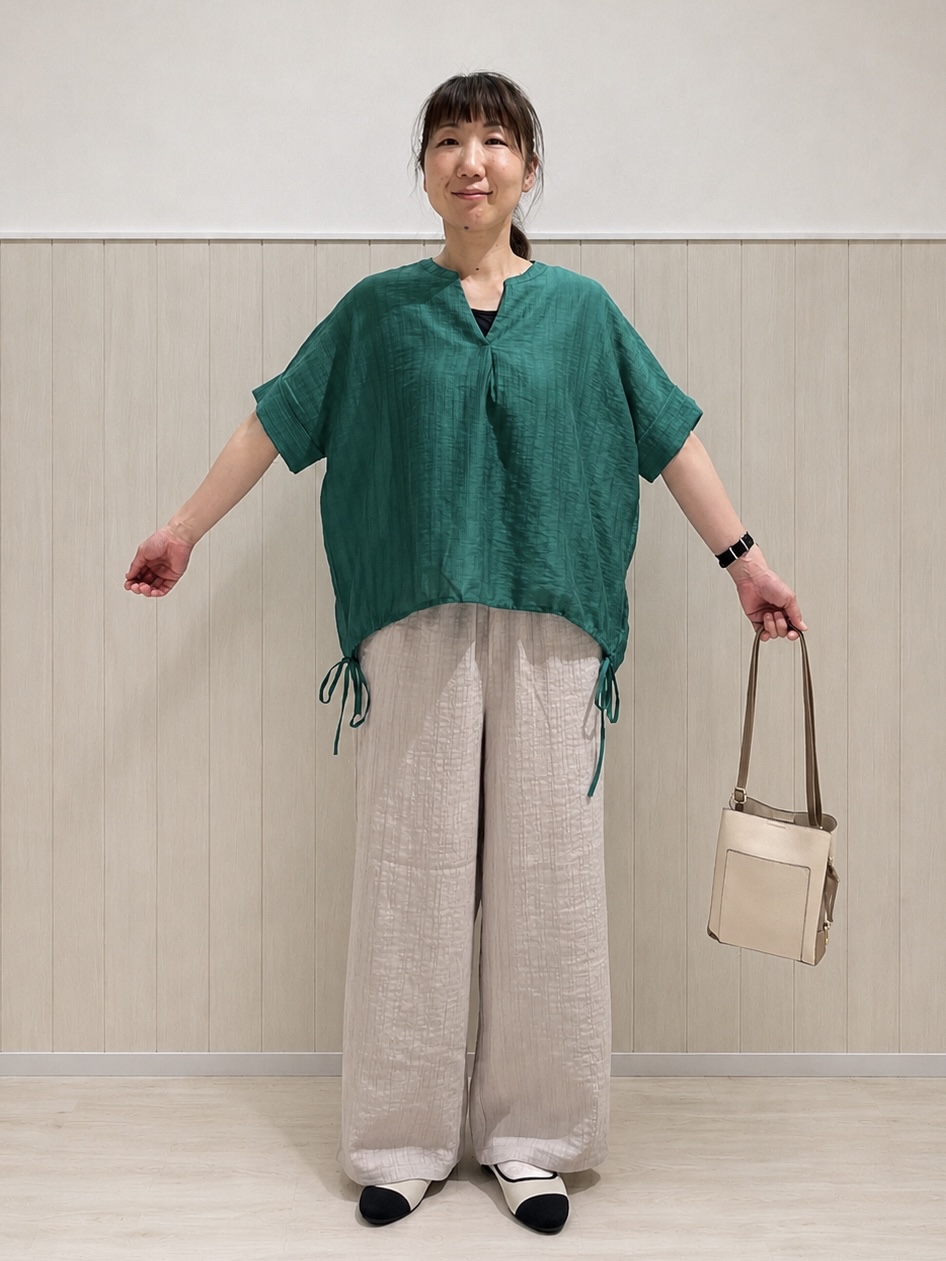 まつみさんの「SHOO･LA･RUE｜【高レビュー/体型カバー】インせず着られる スキッパー裾リボンブラウス」を使ったコーディネート