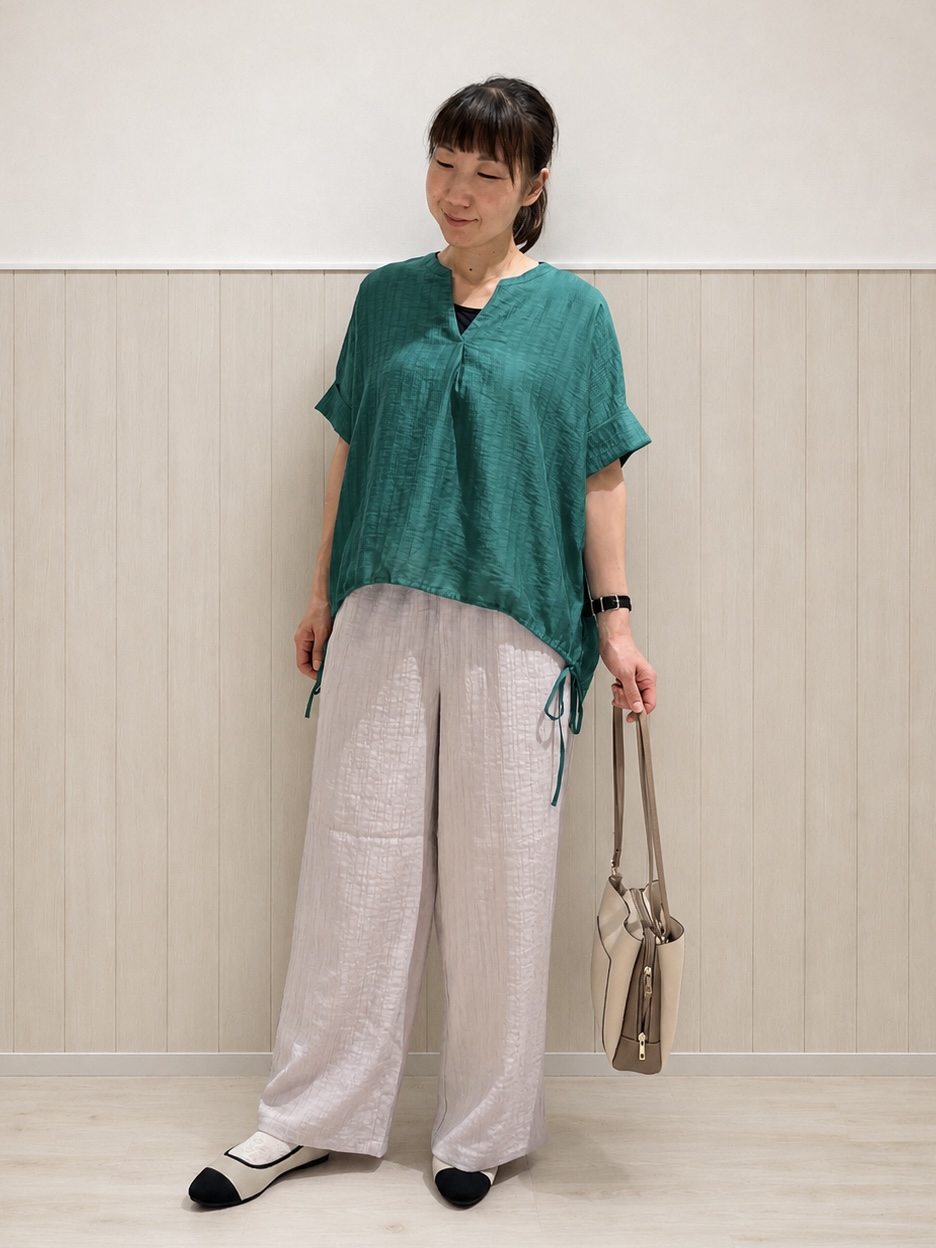 まつみさんの「SHOO･LA･RUE｜【高レビュー/体型カバー】インせず着られる スキッパー裾リボンブラウス」を使ったコーディネート