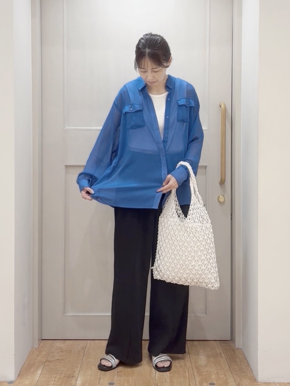 tamuさんの「SHOO･LA･RUE｜【洗濯機可】ダブルポケット 楊柳しぼしぼシアーシャツ」を使ったコーディネート