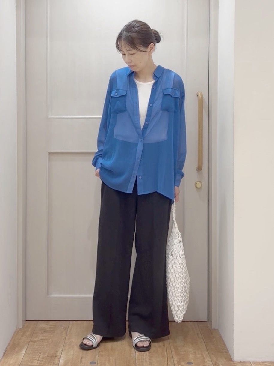 tamuさんの「SHOO･LA･RUE｜【洗濯機可】ダブルポケット 楊柳しぼしぼシアーシャツ」を使ったコーディネート