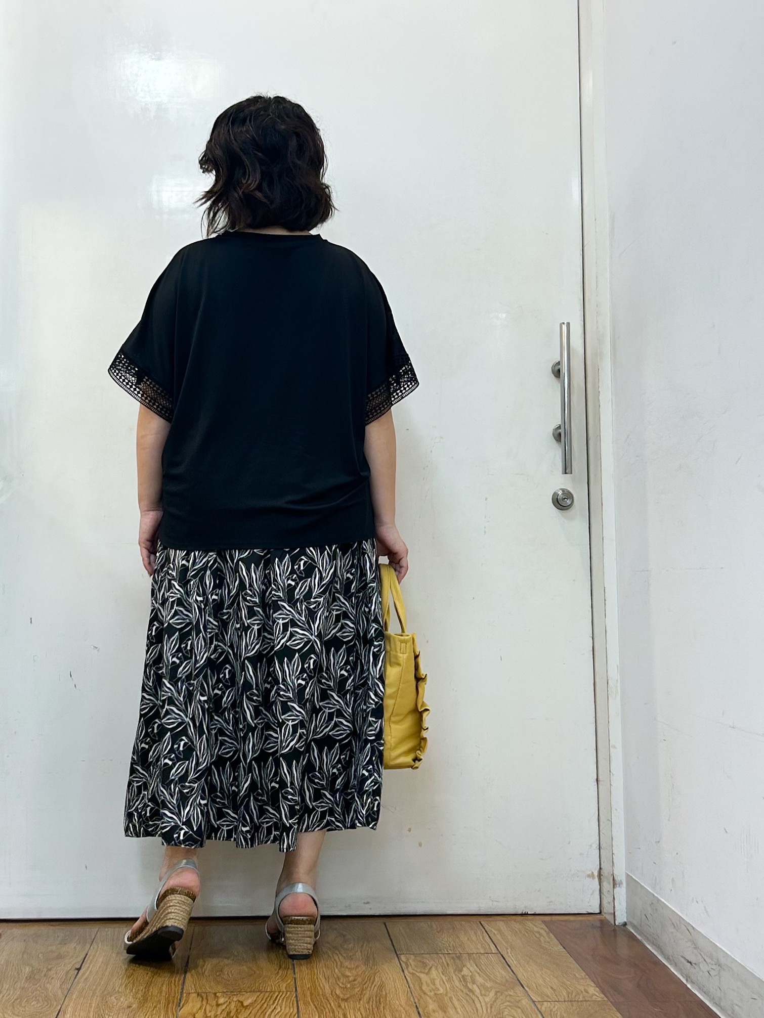 haruさんの「SHOO･LA･RUE｜【ひんやり/UV】お袖レースが上品 ゆったりとろみトップス」を使ったコーディネート