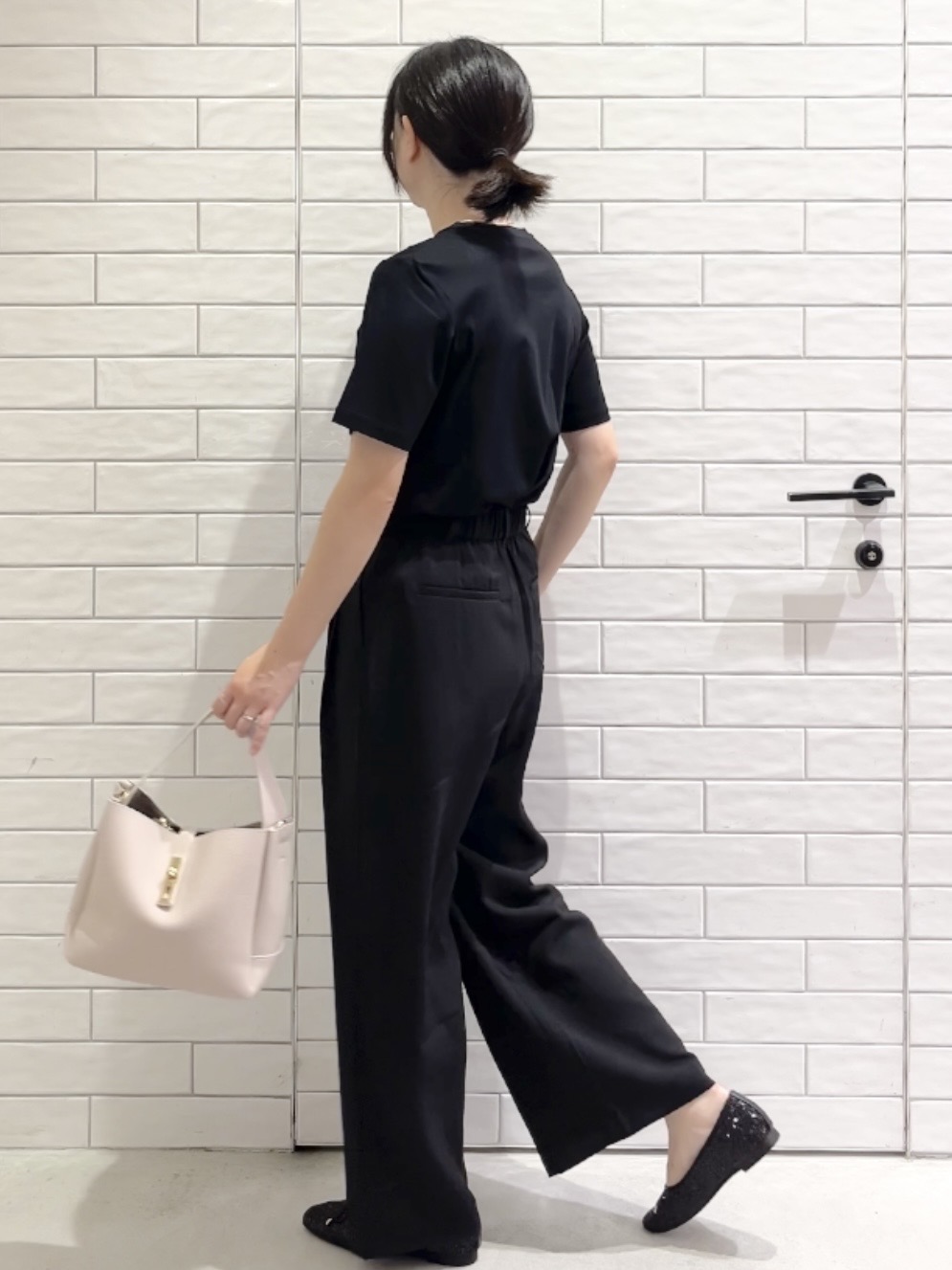 しおりさんの「OPAQUE.CLIP｜ベーシックTシャツ／オーガニックコットン混【洗濯機OK】」を使ったコーディネート