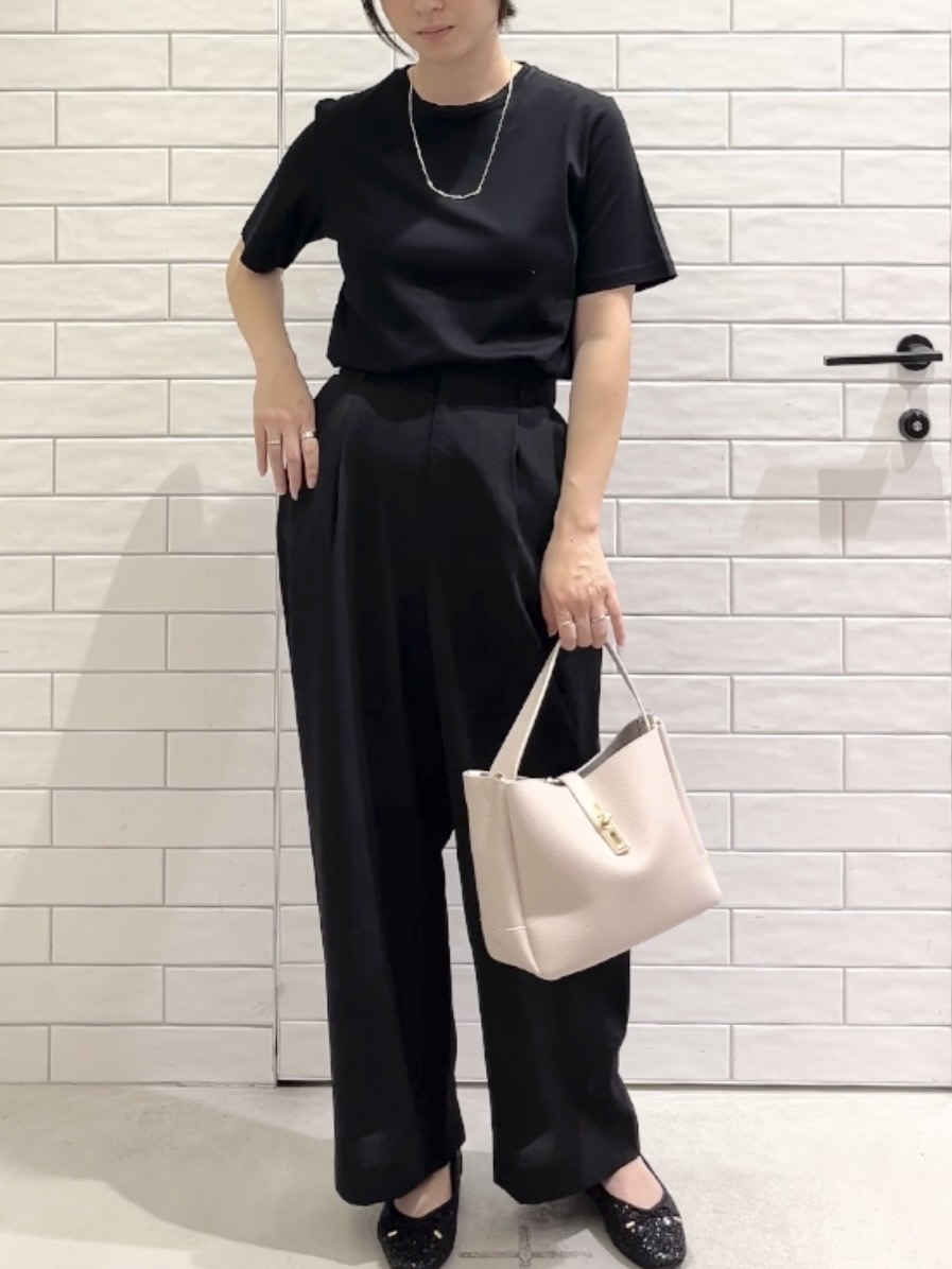 しおりさんの「OPAQUE.CLIP｜ベーシックTシャツ／オーガニックコットン混【洗濯機OK】」を使ったコーディネート