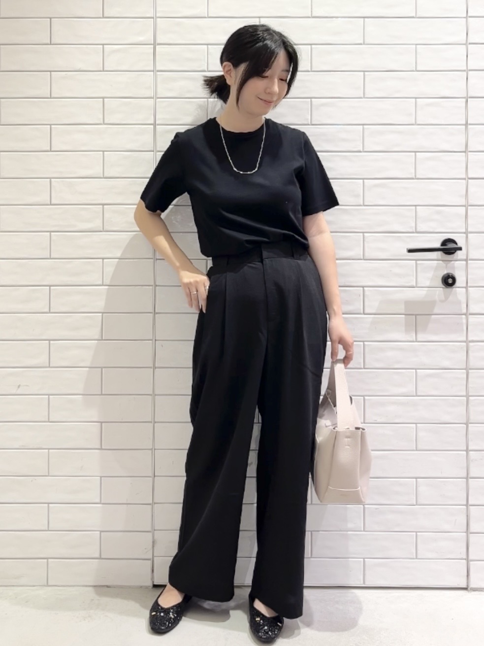 しおりさんの「OPAQUE.CLIP｜ベーシックTシャツ／オーガニックコットン混【洗濯機OK】」を使ったコーディネート