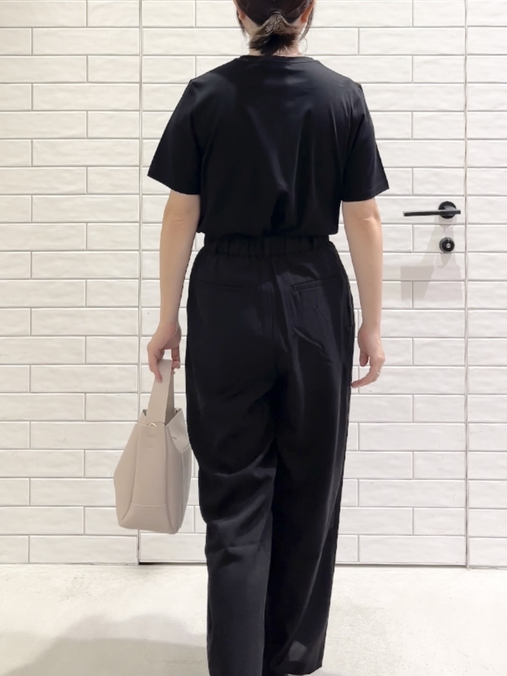 しおりさんの「OPAQUE.CLIP｜ベーシックTシャツ／オーガニックコットン混【洗濯機OK】」を使ったコーディネート