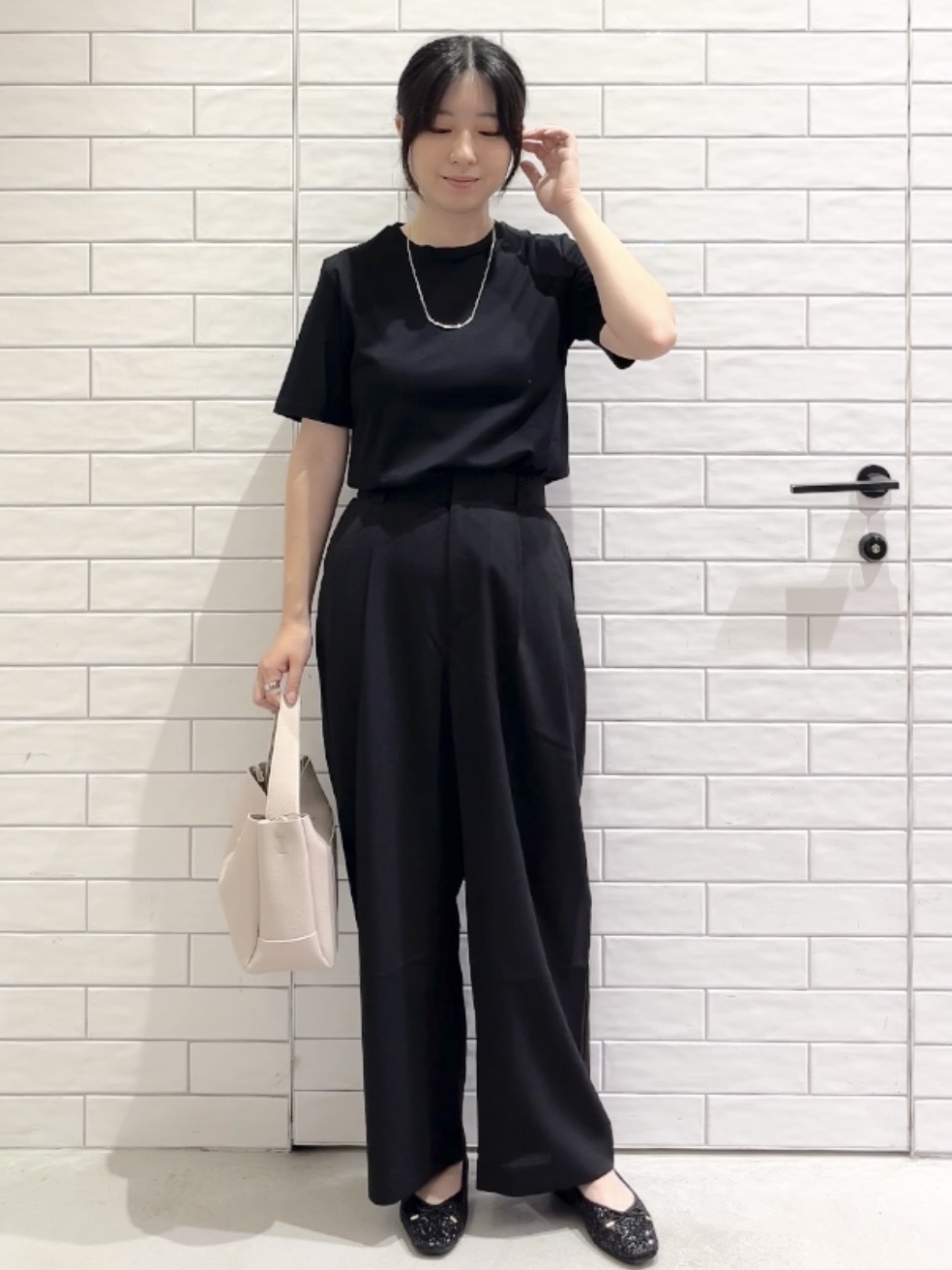 しおりさんの「OPAQUE.CLIP｜ベーシックTシャツ／オーガニックコットン混【洗濯機OK】」を使ったコーディネート