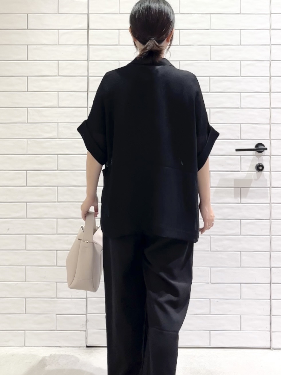 しおりさんの「OPAQUE.CLIP｜メッシュテーラードジャケット【洗濯機OK】」を使ったコーディネート