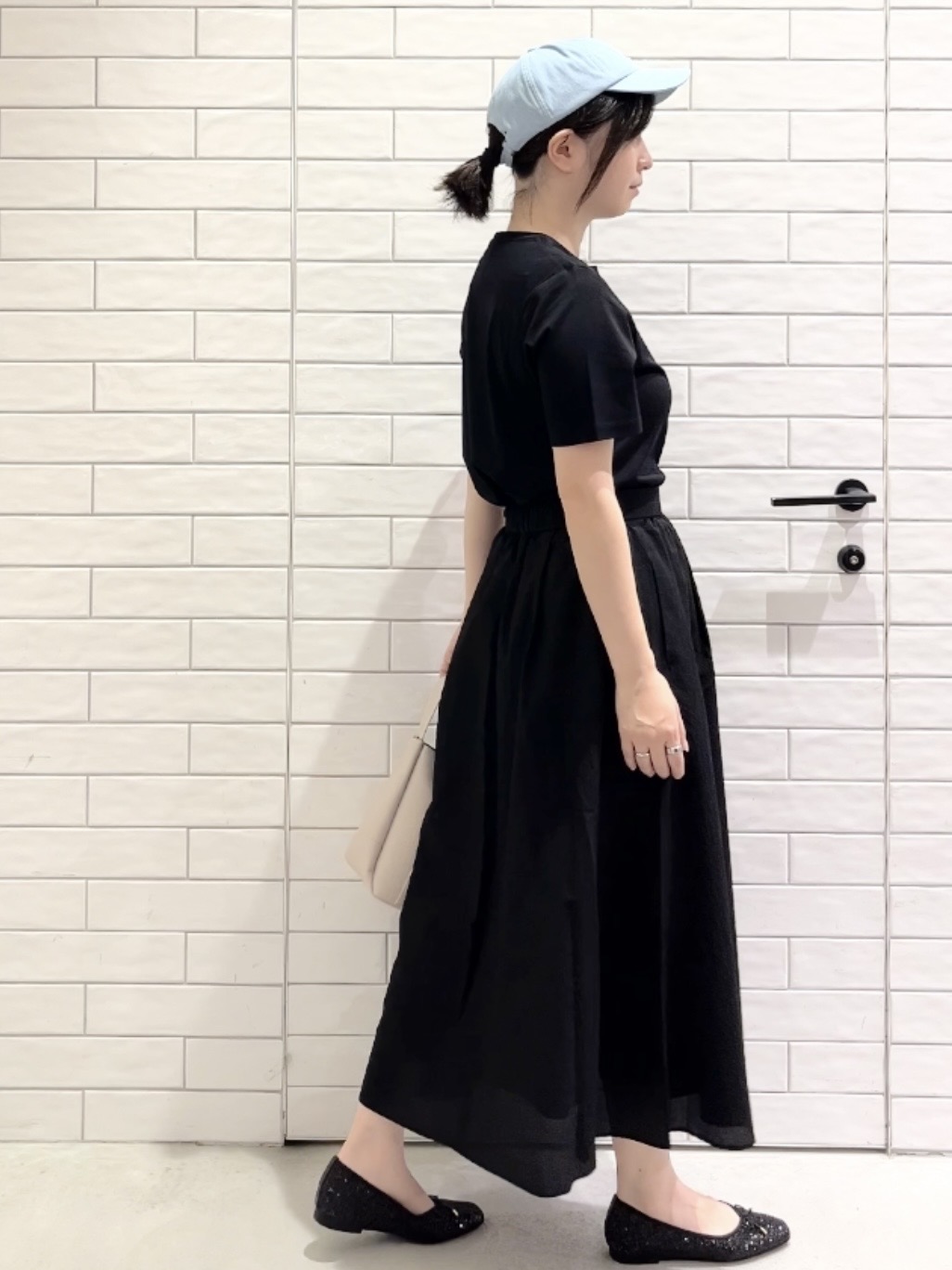 しおりさんの「OPAQUE.CLIP｜ベーシックTシャツ／オーガニックコットン混【洗濯機OK】」を使ったコーディネート