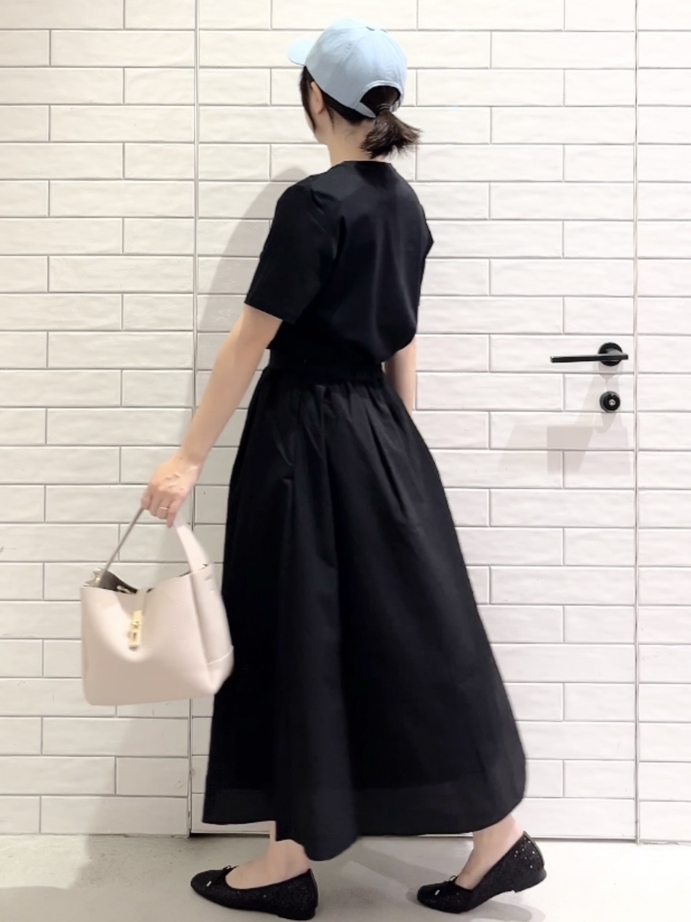 しおりさんの「OPAQUE.CLIP｜ベーシックTシャツ／オーガニックコットン混【洗濯機OK】」を使ったコーディネート