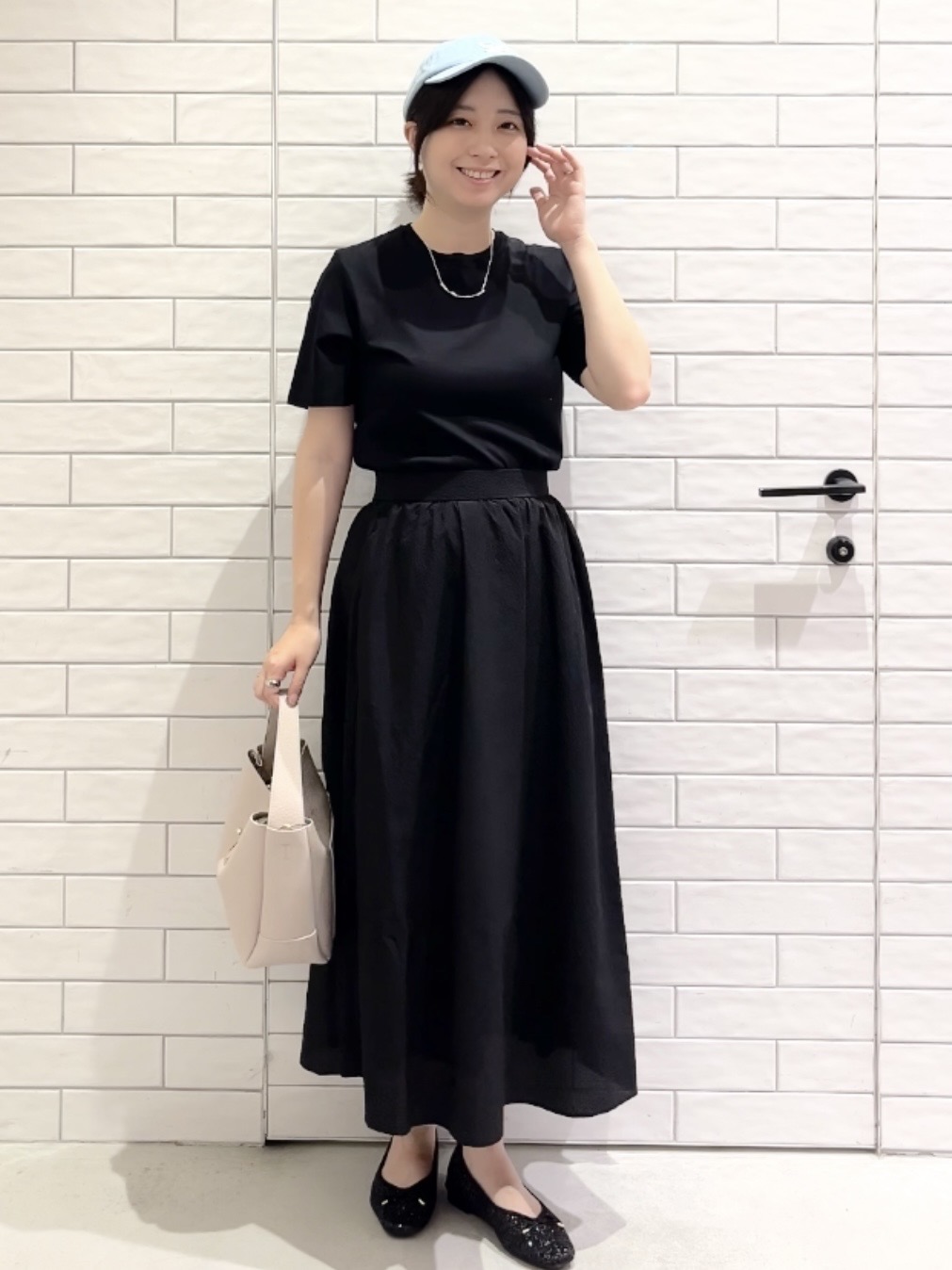 しおりさんの「OPAQUE.CLIP｜ベーシックTシャツ／オーガニックコットン混【洗濯機OK】」を使ったコーディネート